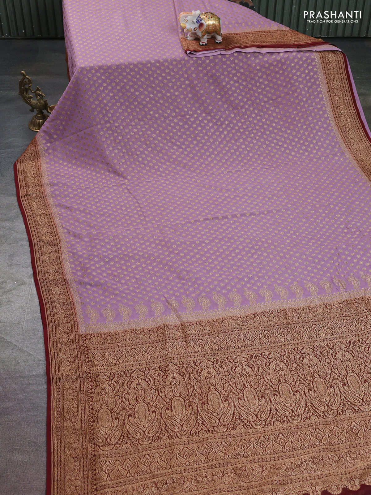 Banarasi georgette saree mild lavender and deep maroon with allover thread & zari woven buttas and woven border - Image 2