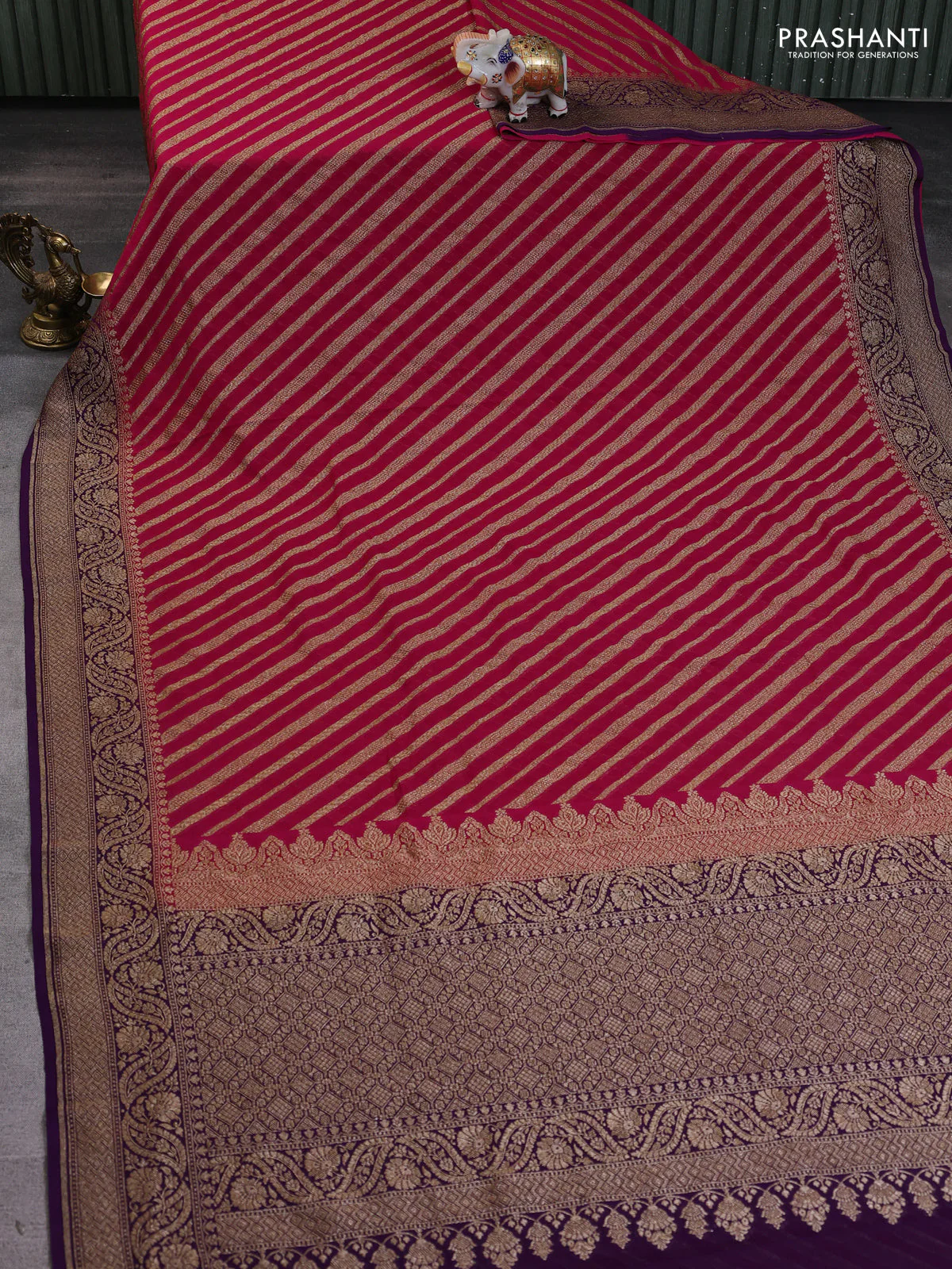 Banarasi georgette saree pink and purple with allover thread & zari woven leheriya pattern and woven border - Image 2