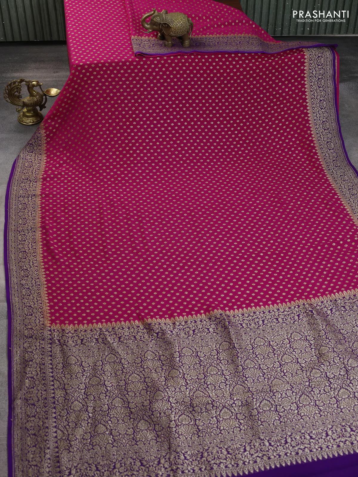 Banarasi georgette saree pink and violet with allover thread & zari woven leheriya pattern and woven border - Image 2