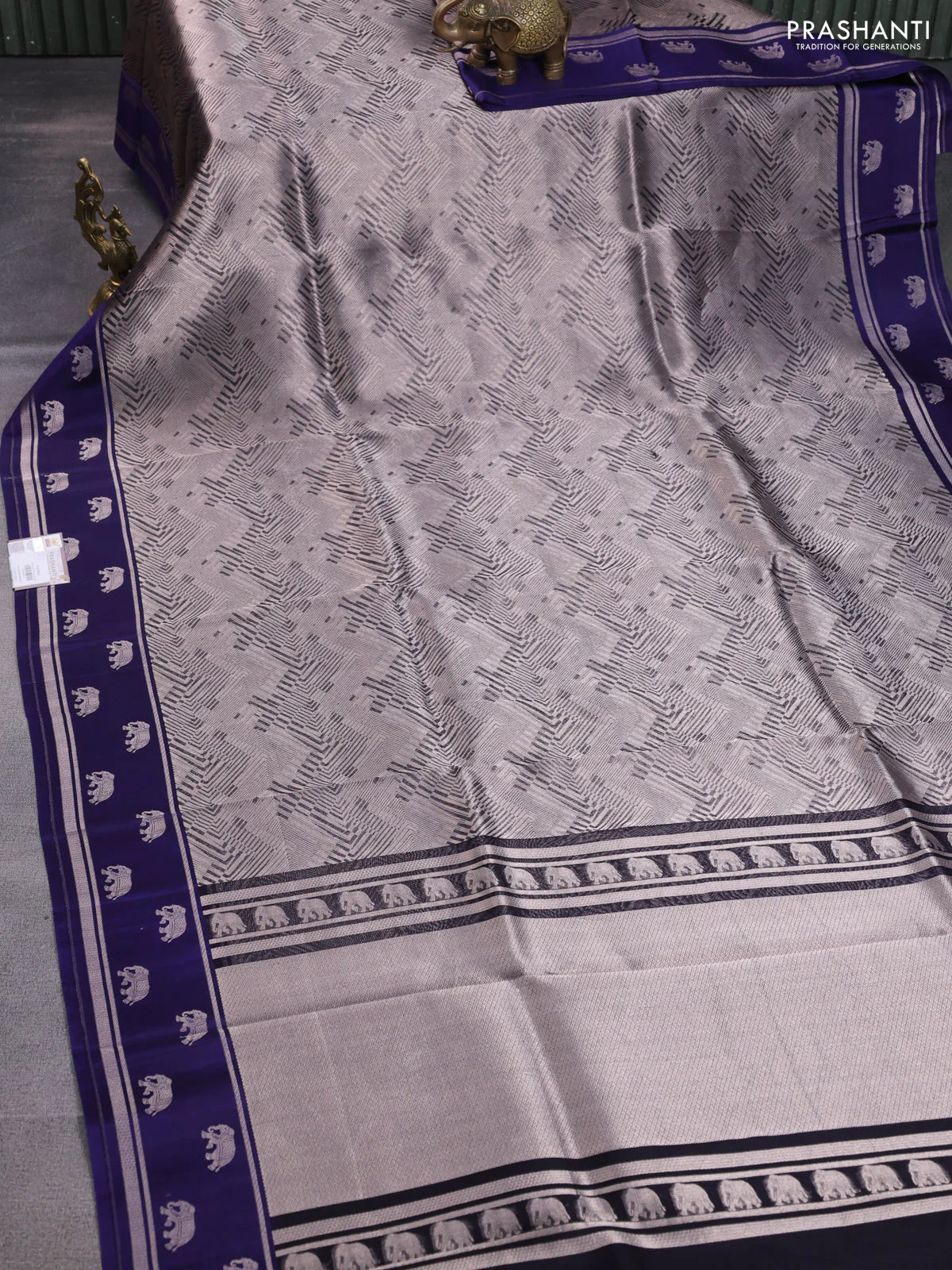Banarasi katan silk saree blue with allover zari woven brocade weaves and zari woven butta border - Image 2