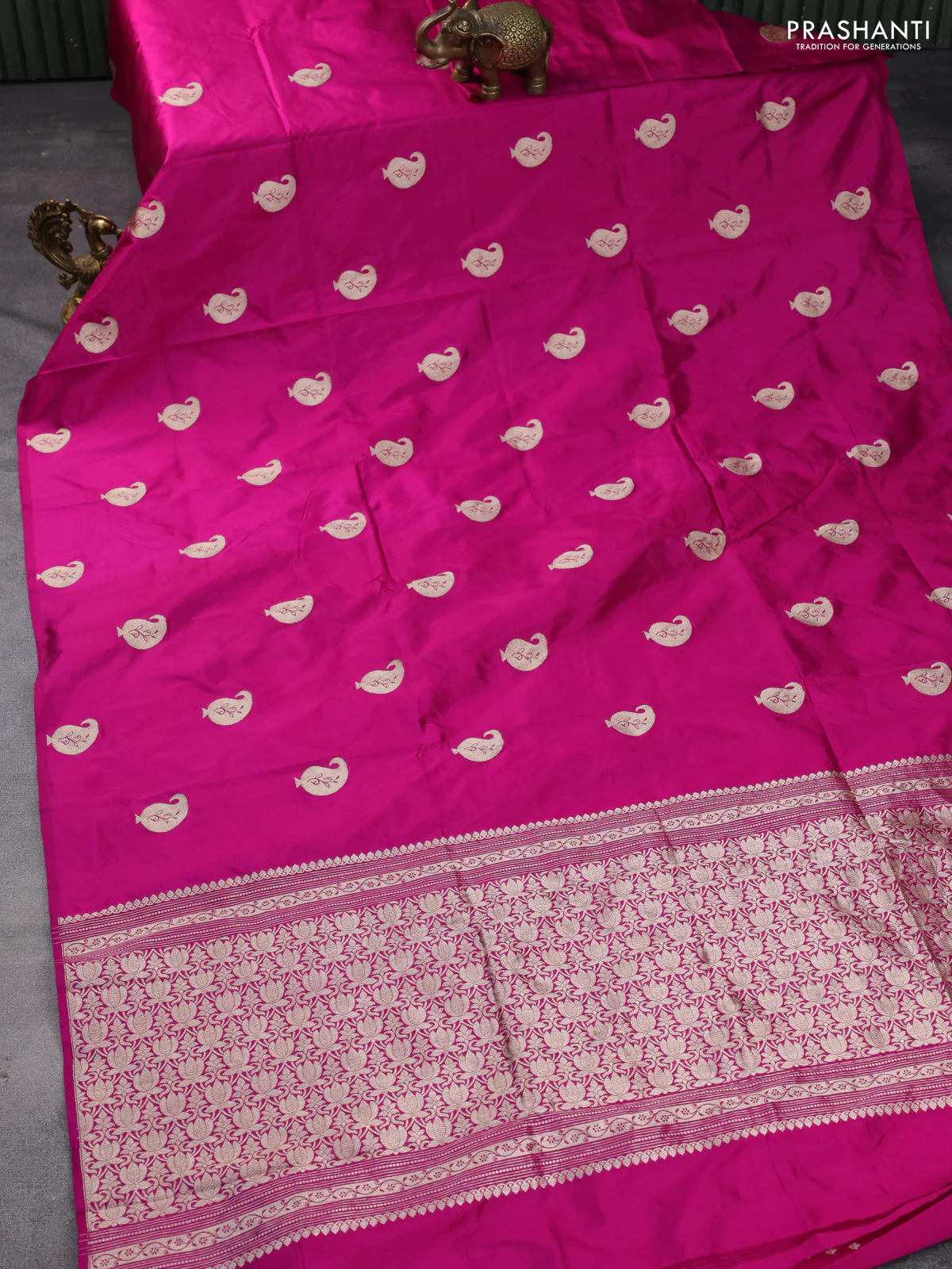 Banarasi katan silk saree magenat pink with paisley zari woven buttas in borderless style - Image 2