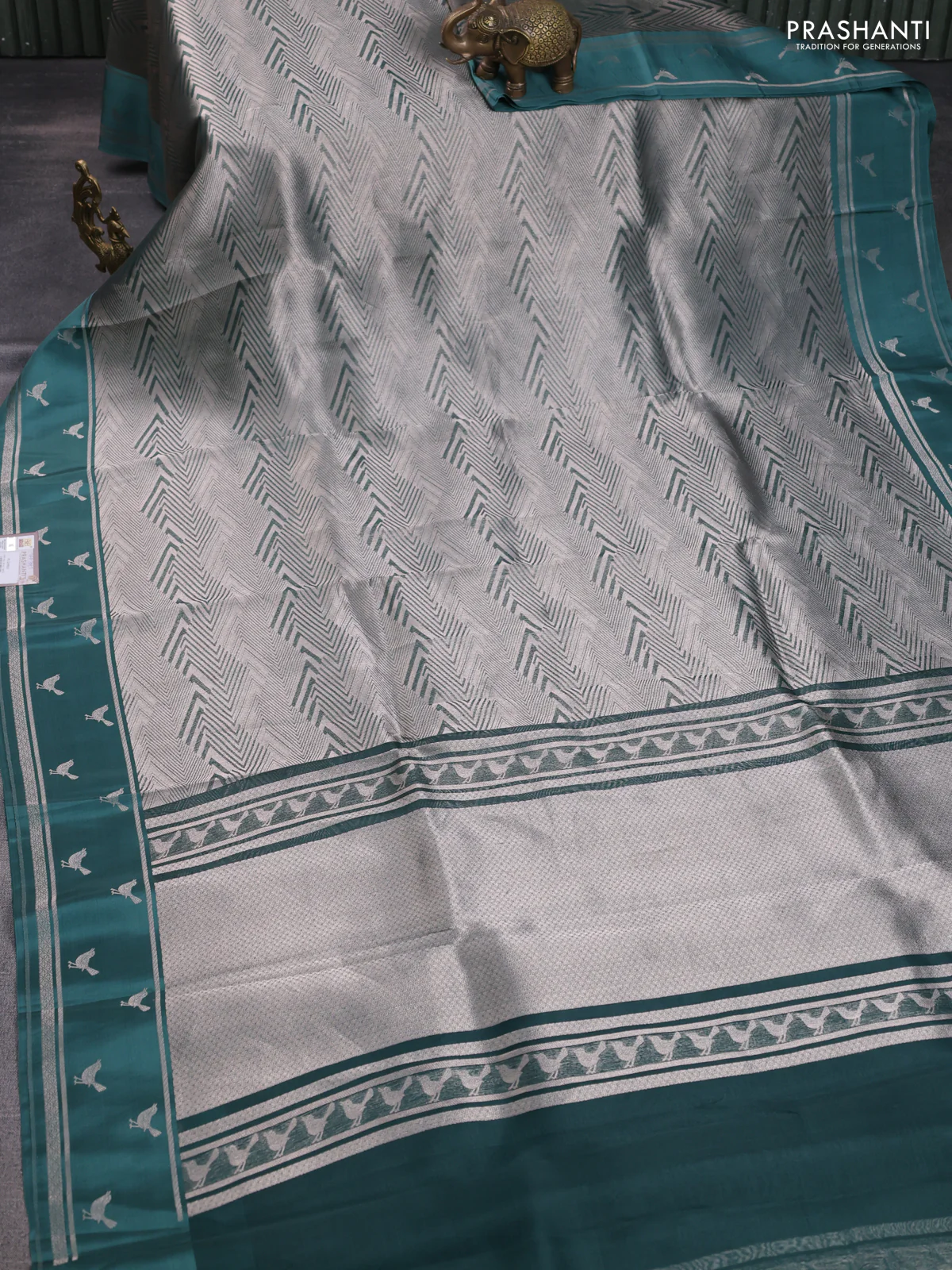 Banarasi katan silk saree pastel green shade with allover zari woven brocade weaves and zari woven butta border - Image 2