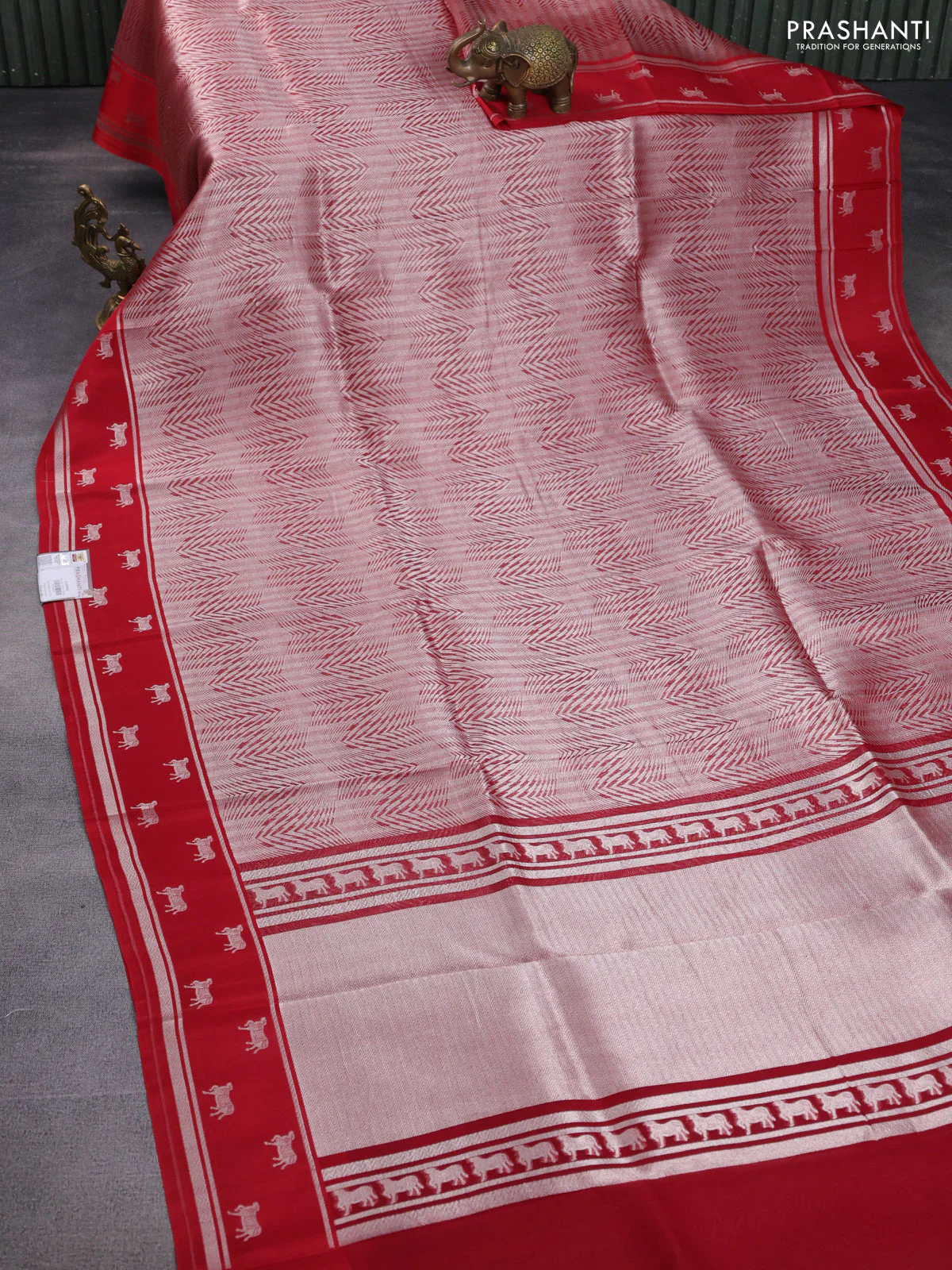 Banarasi katan silk saree red with allover zari woven brocade weaves and zari woven butta border - Image 2