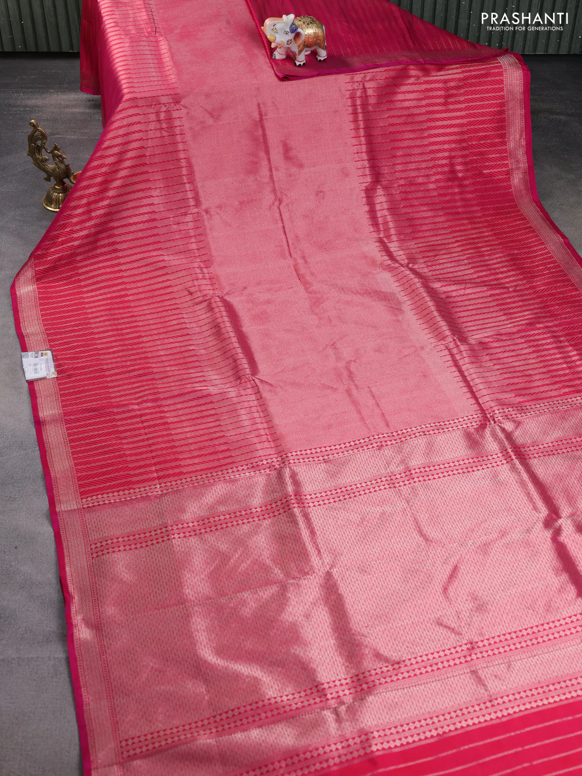 Banarasi katan tissue silk saree dual shade of pink with plain body and long temple design zari woven border - Image 7