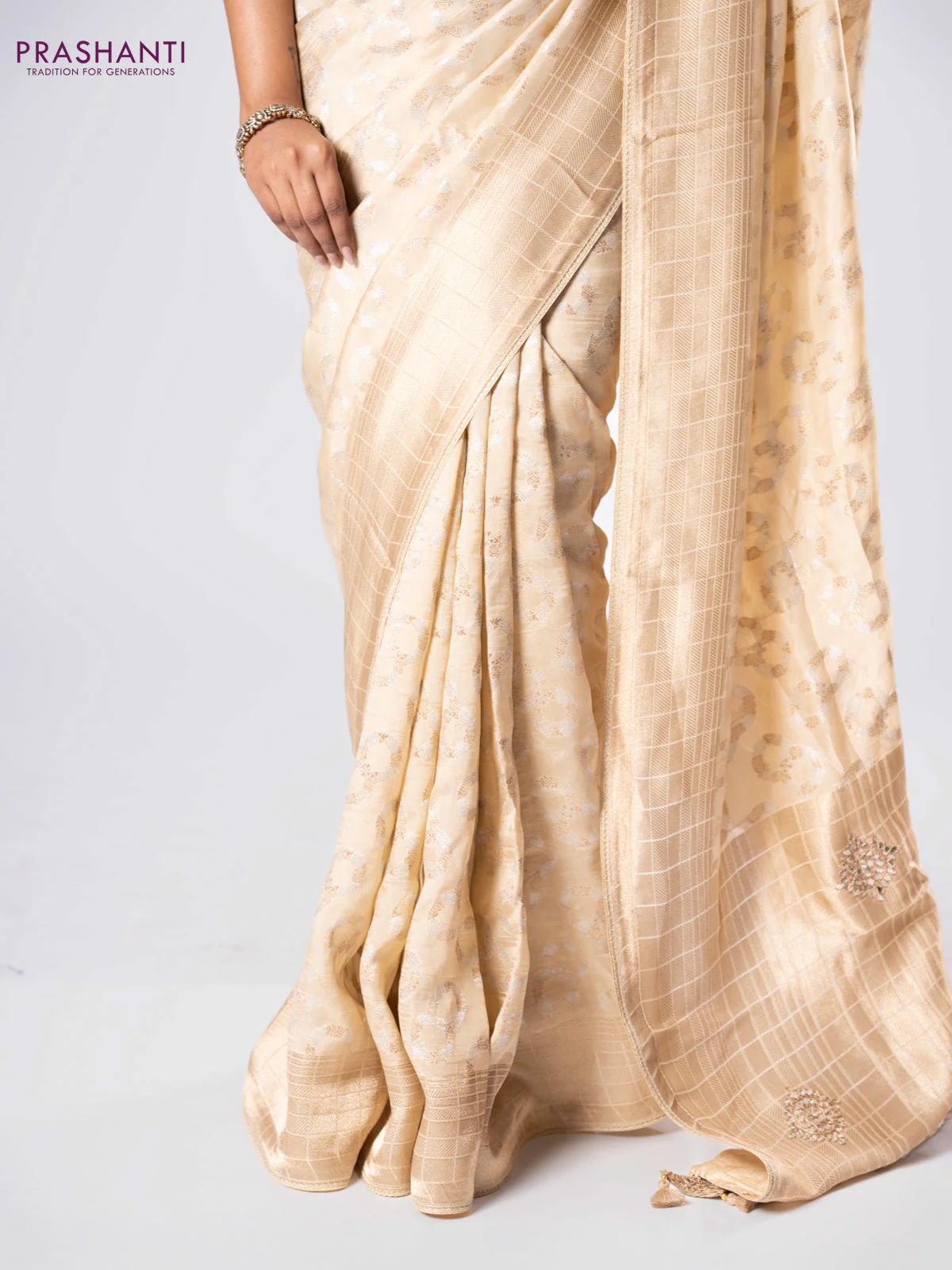 Banarasi munga silk saree cream with allover silver & gold zari weaves and zari woven lace border - Image 6