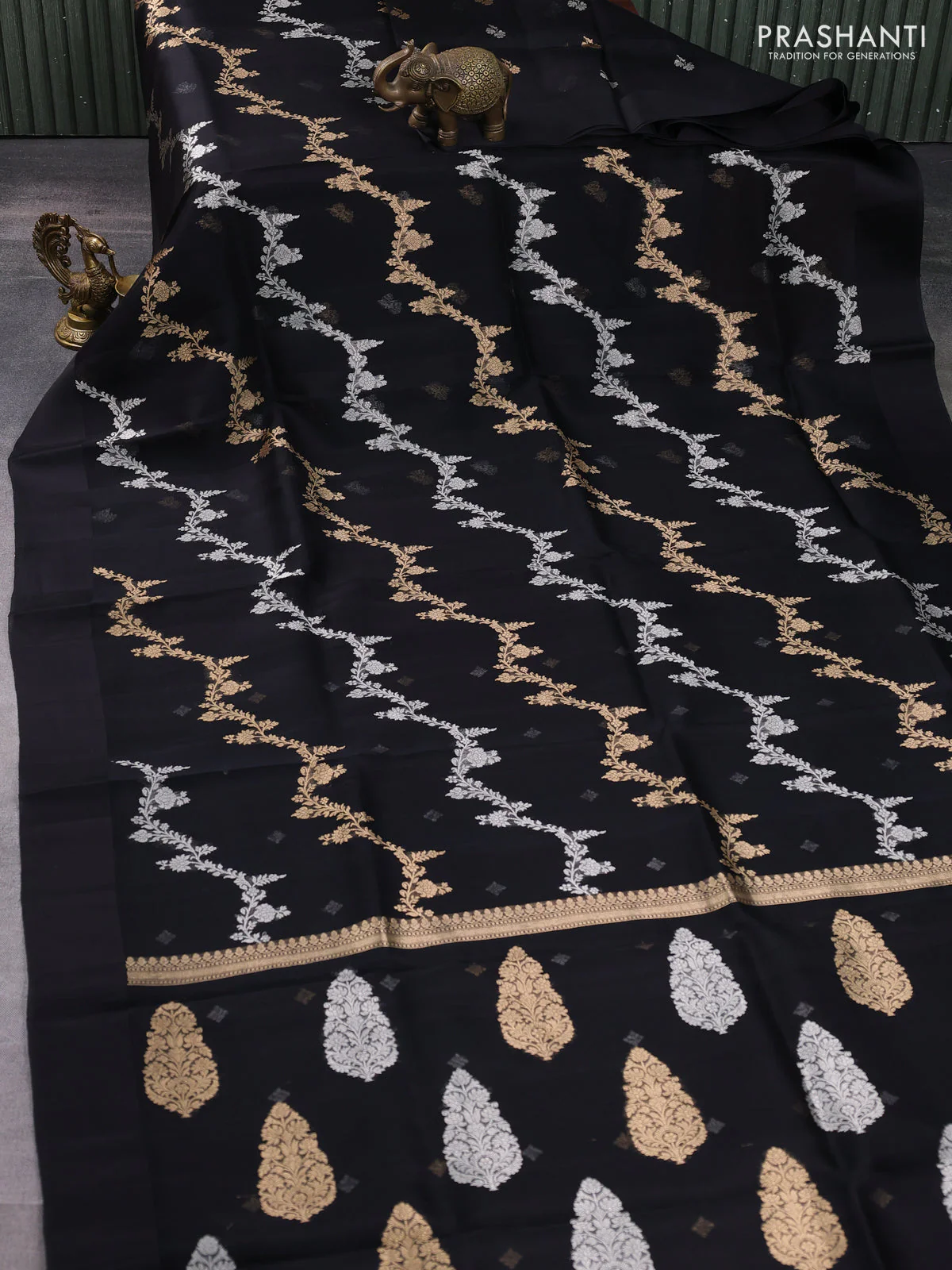 Banarasi organza silk saree black with allover silver & gold zari weaves and simple border - Image 2