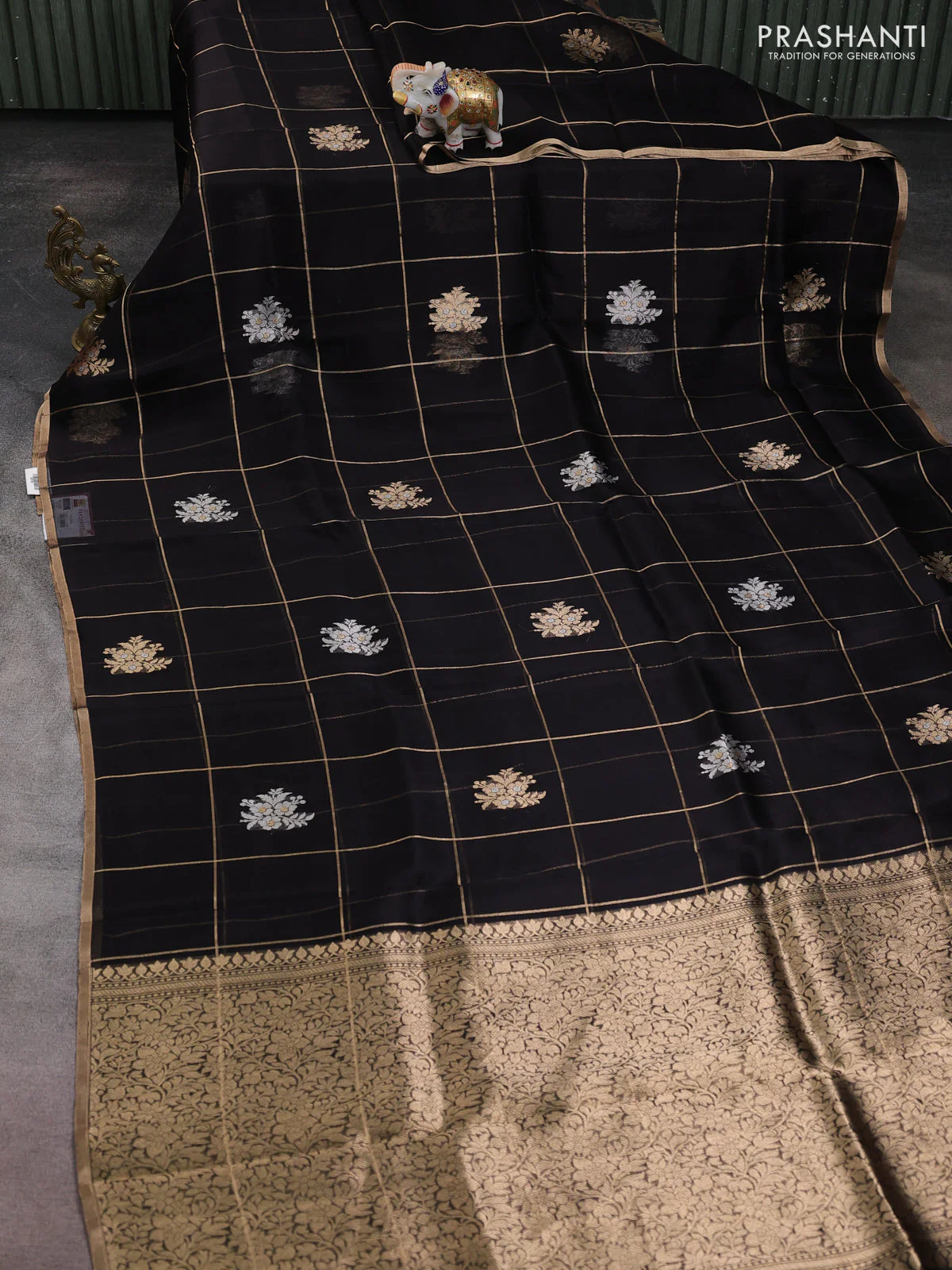Banarasi organza silk saree black with allover zari checks & buttas and zari woven border - Image 2