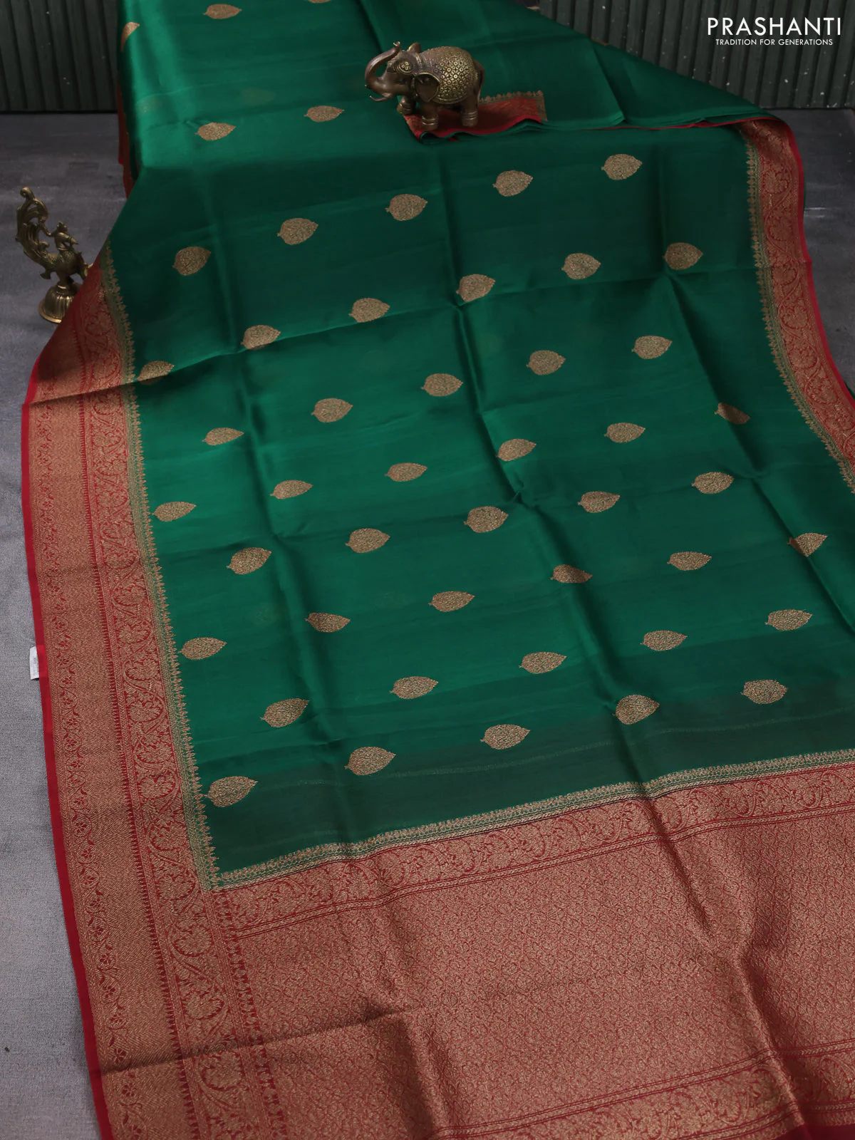 Banarasi organza silk saree green and red with woven buttas and woven border - Image 2