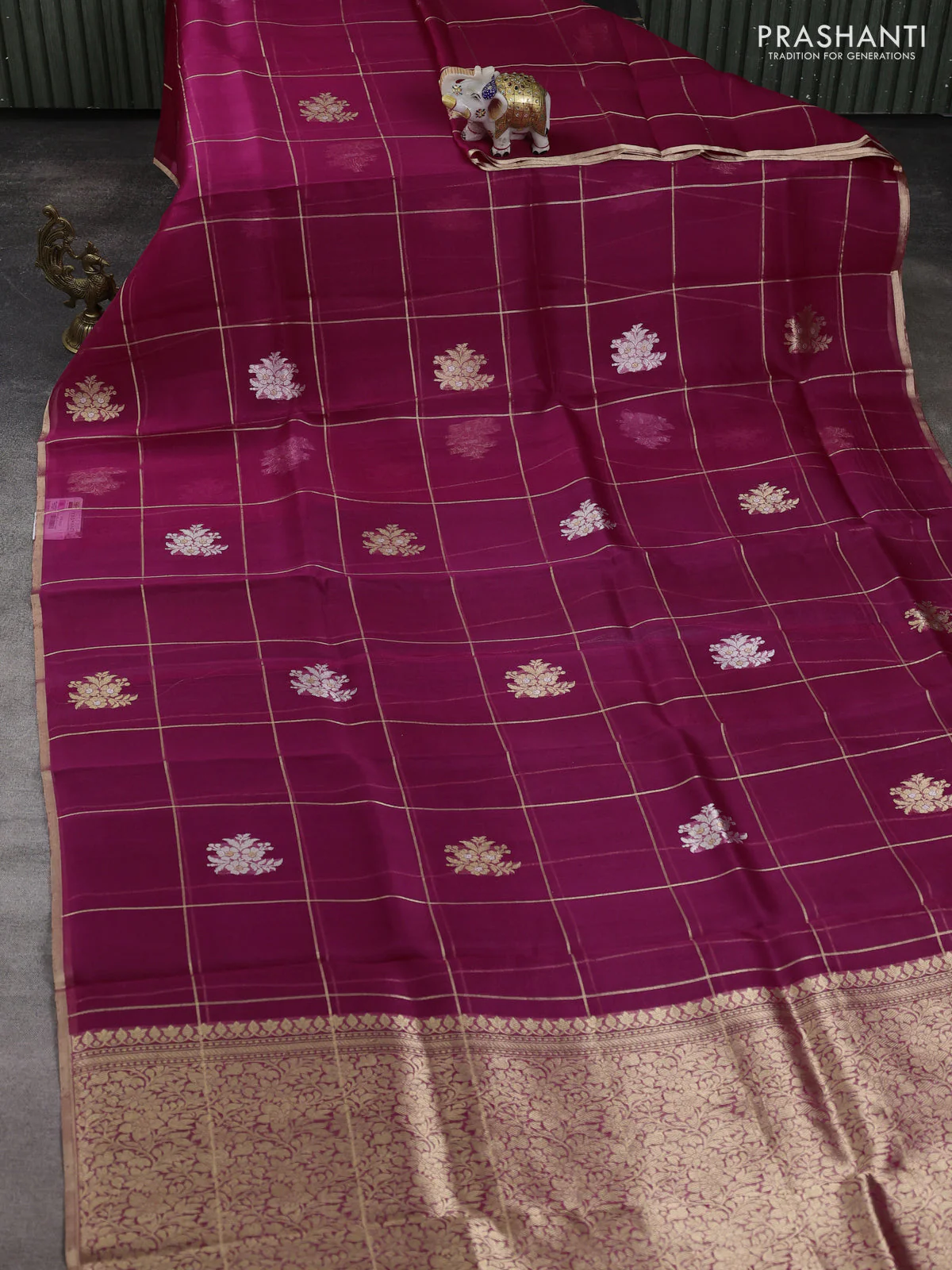 Banarasi organza silk saree magenta pink with allover zari checks & buttas and zari woven border - Image 2