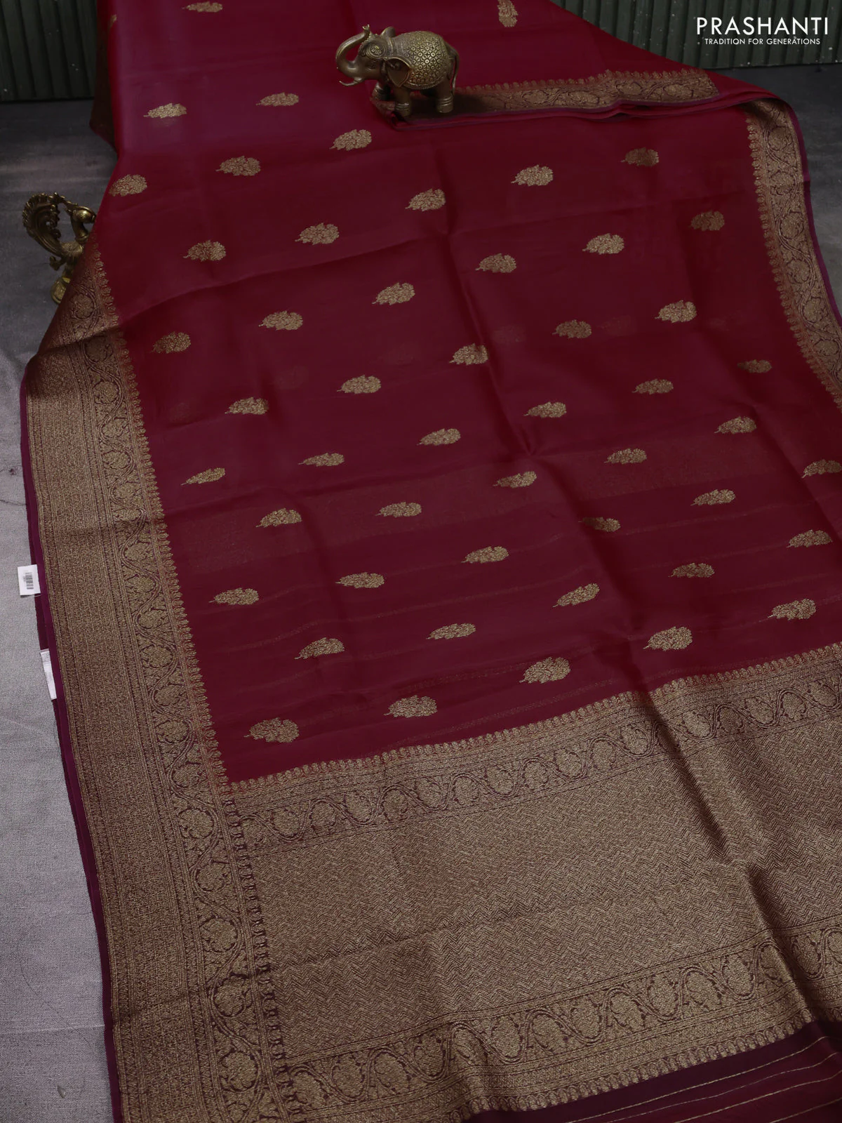 Banarasi organza silk saree maroon and wine shade with allover thread & zari woven buttas and thread & zari woven border - Image 2
