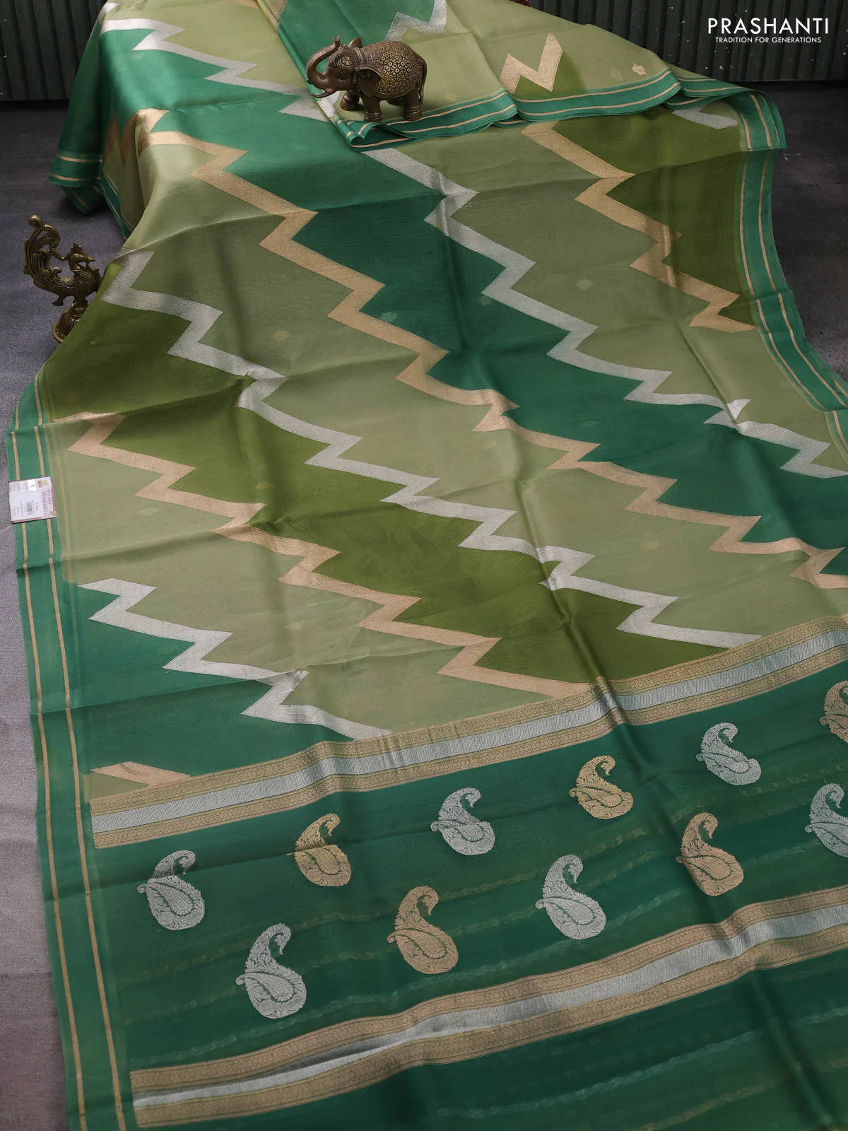 Banarasi organza silk saree pastel green and green with rangakt weaves and zari woven simple border - Image 2