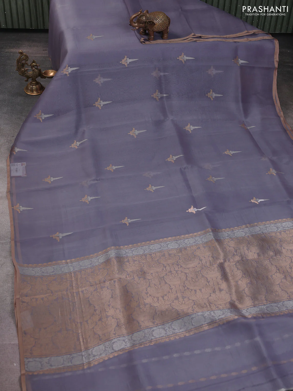 Banarasi organza silk saree pastel lavender with zari woven buttas and zari woven piping border - Image 2