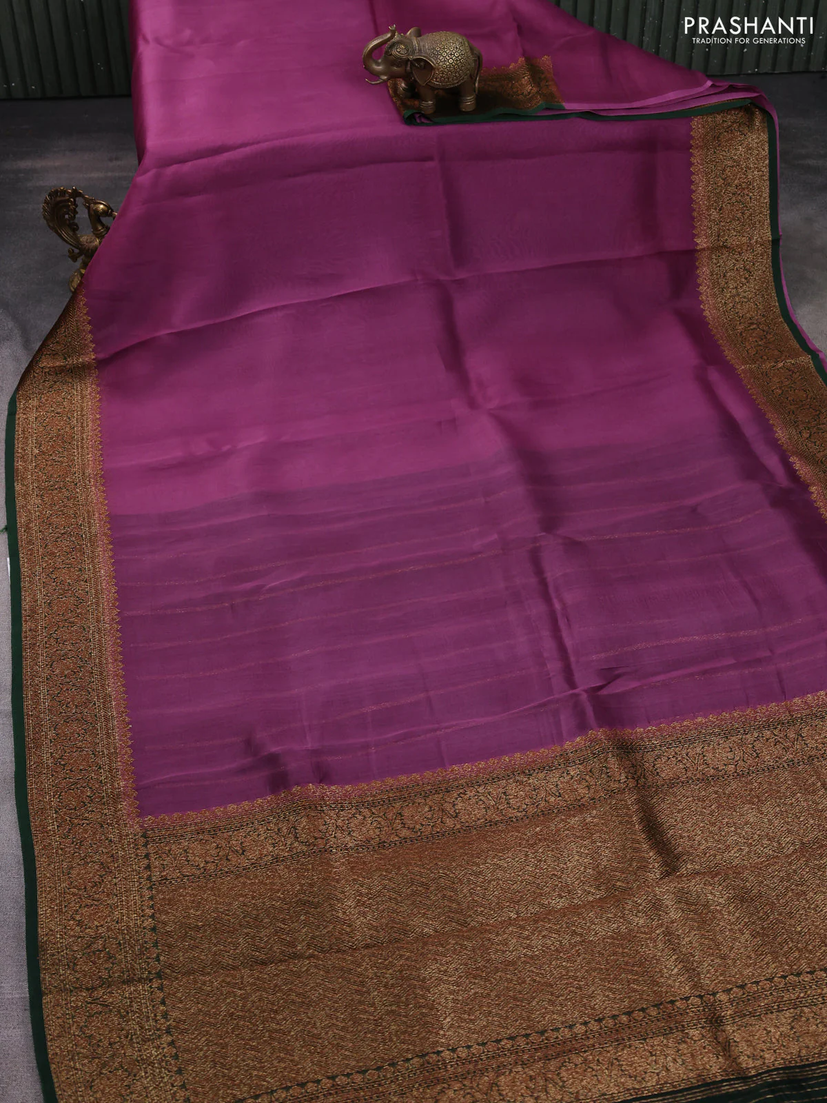 Banarasi organza silk saree pastel purple and green with plain body and thread & zari woven border - Image 2