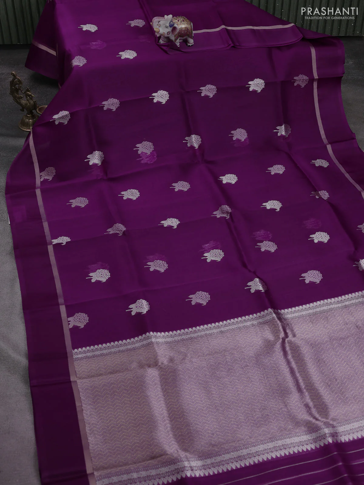 Banarasi organza silk saree purple with allover zari woven buttas and zari woven simple border - Image 2