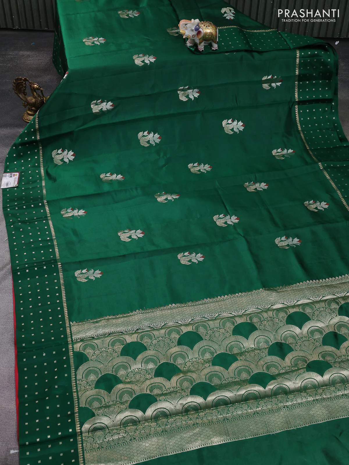 Banarasi poona silk saree green and red with zari woven buttas and zari woven butta border - Image 2