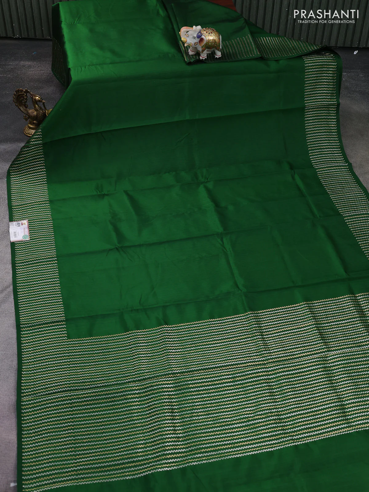 Banarasi poona silk saree green with plain body and zari woven border - Image 2