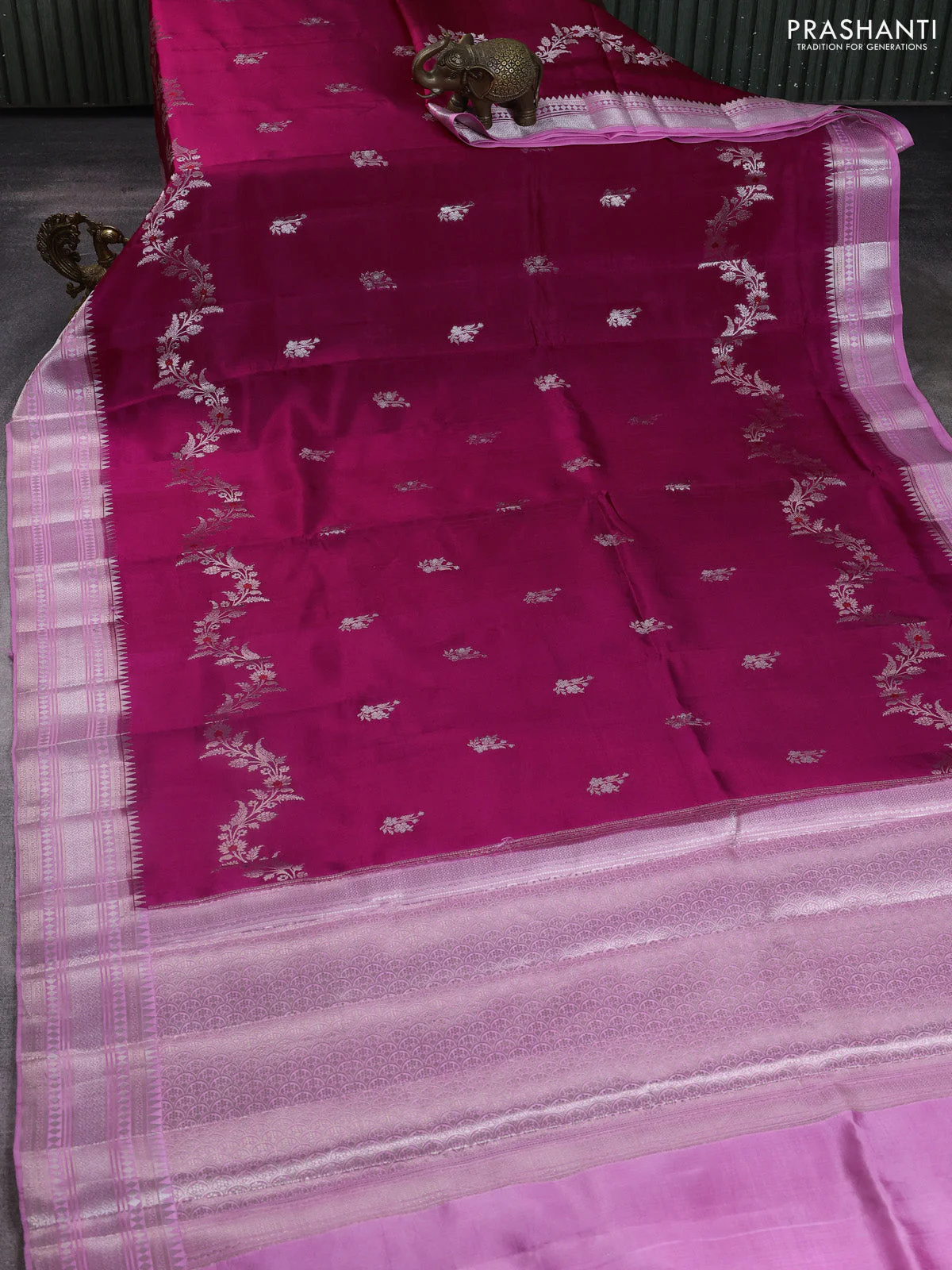 Banarasi poona silk saree magenta pink and light pink with zari woven buttas and zari woven border - Image 2