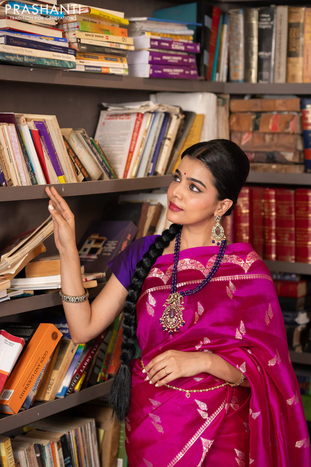Banarasi poona silk saree pink and violet with zari woven buttas and zari woven border - Image 4
