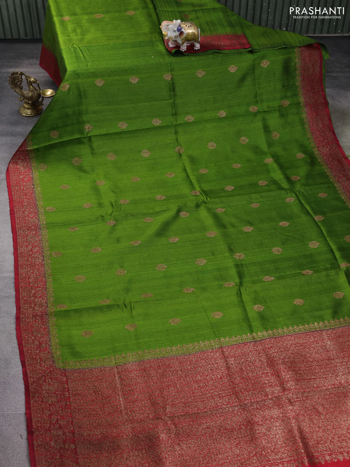 Banarasi raw silk saree green and red with thread & zari woven buttas and woven border - Image 2