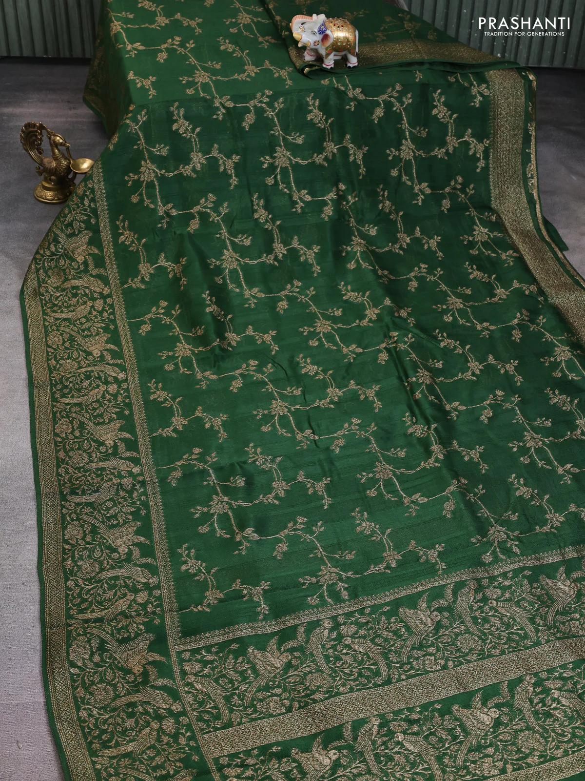 Banarasi raw silk saree green with allover thread & zari weaves and long woven border - Image 2