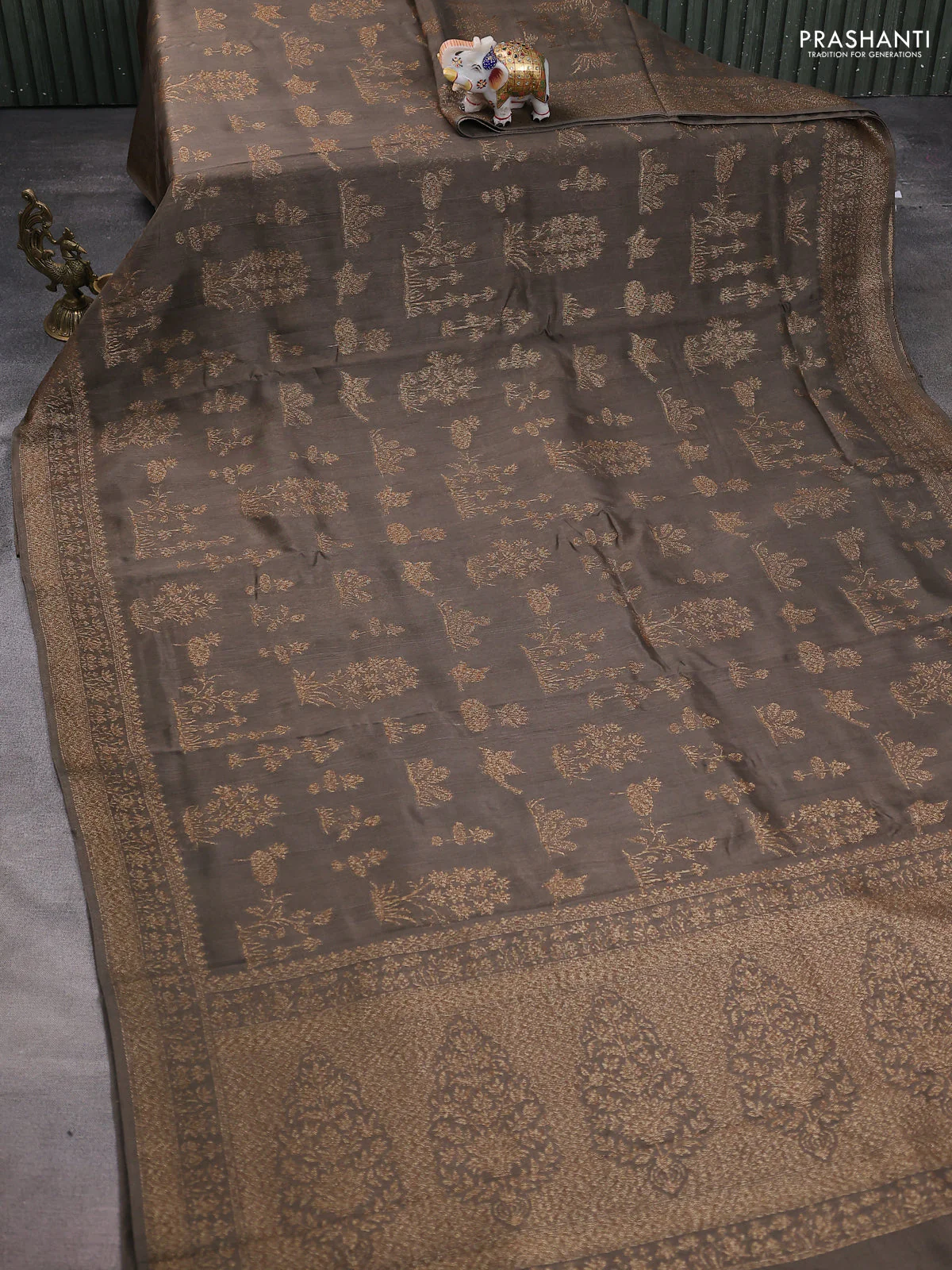 Banarasi raw silk saree grey with allover thread & zari weaves and woven border - Image 2