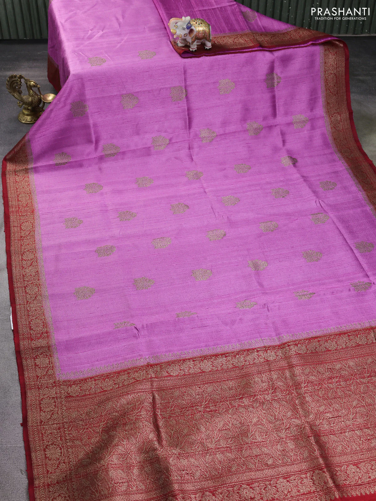 Banarasi raw silk saree lottus pink and red with thread & zari woven buttas and woven border - Image 2