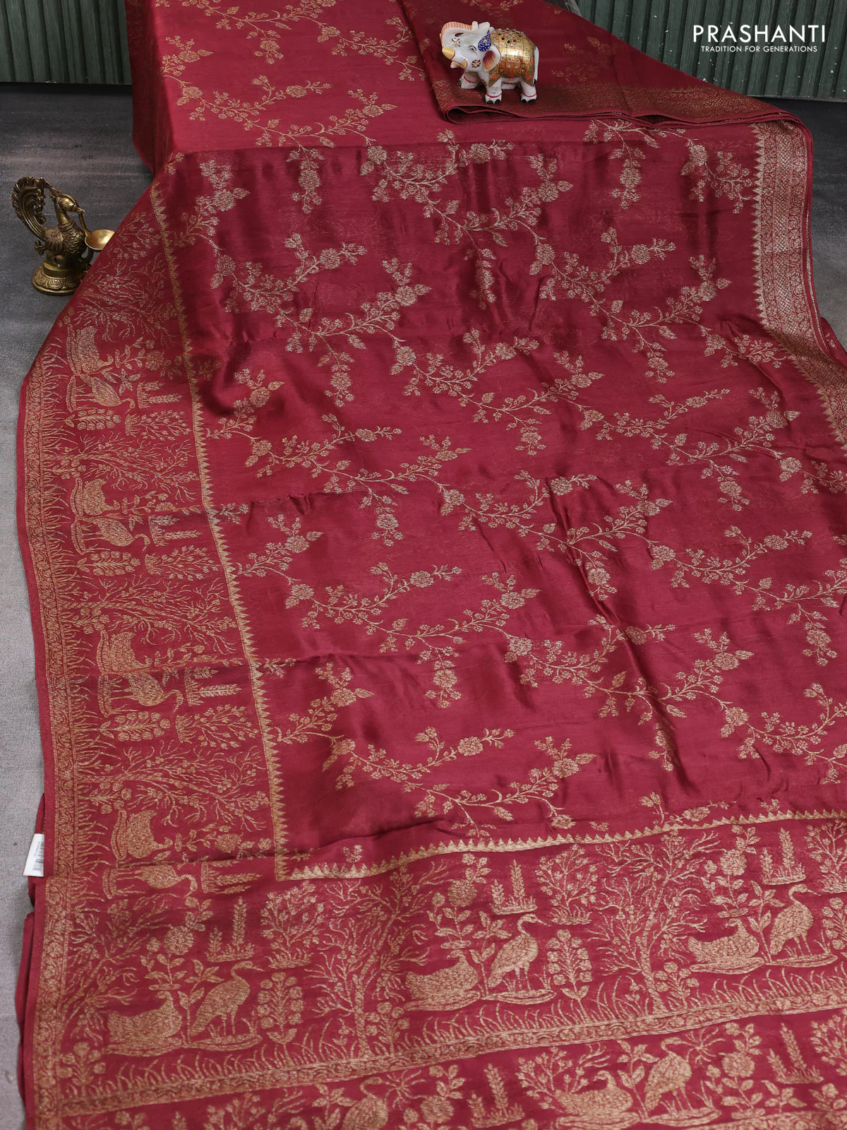 Banarasi raw silk saree maroon with allover thread & zari weaves and long woven border - Image 2