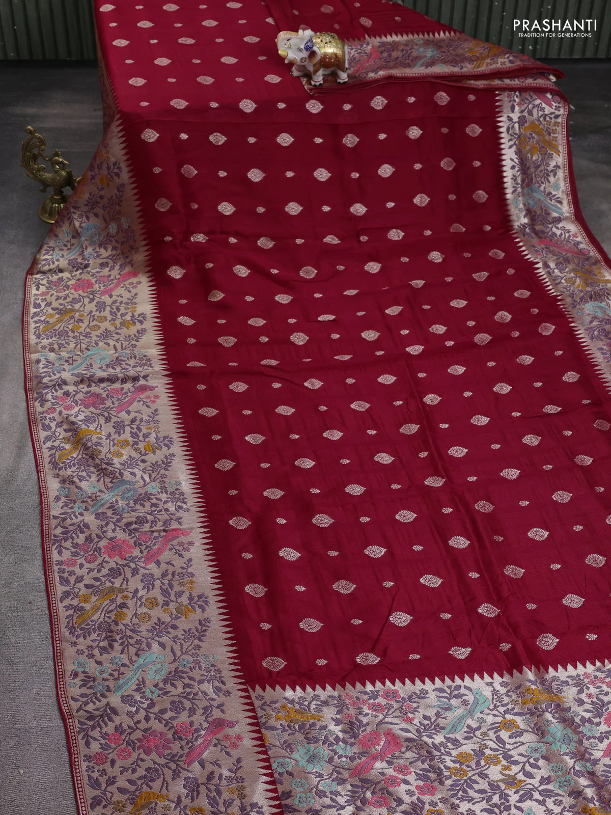 Banarasi raw silk saree maroon with zari woven buttas and zari woven paithani style border - Image 2