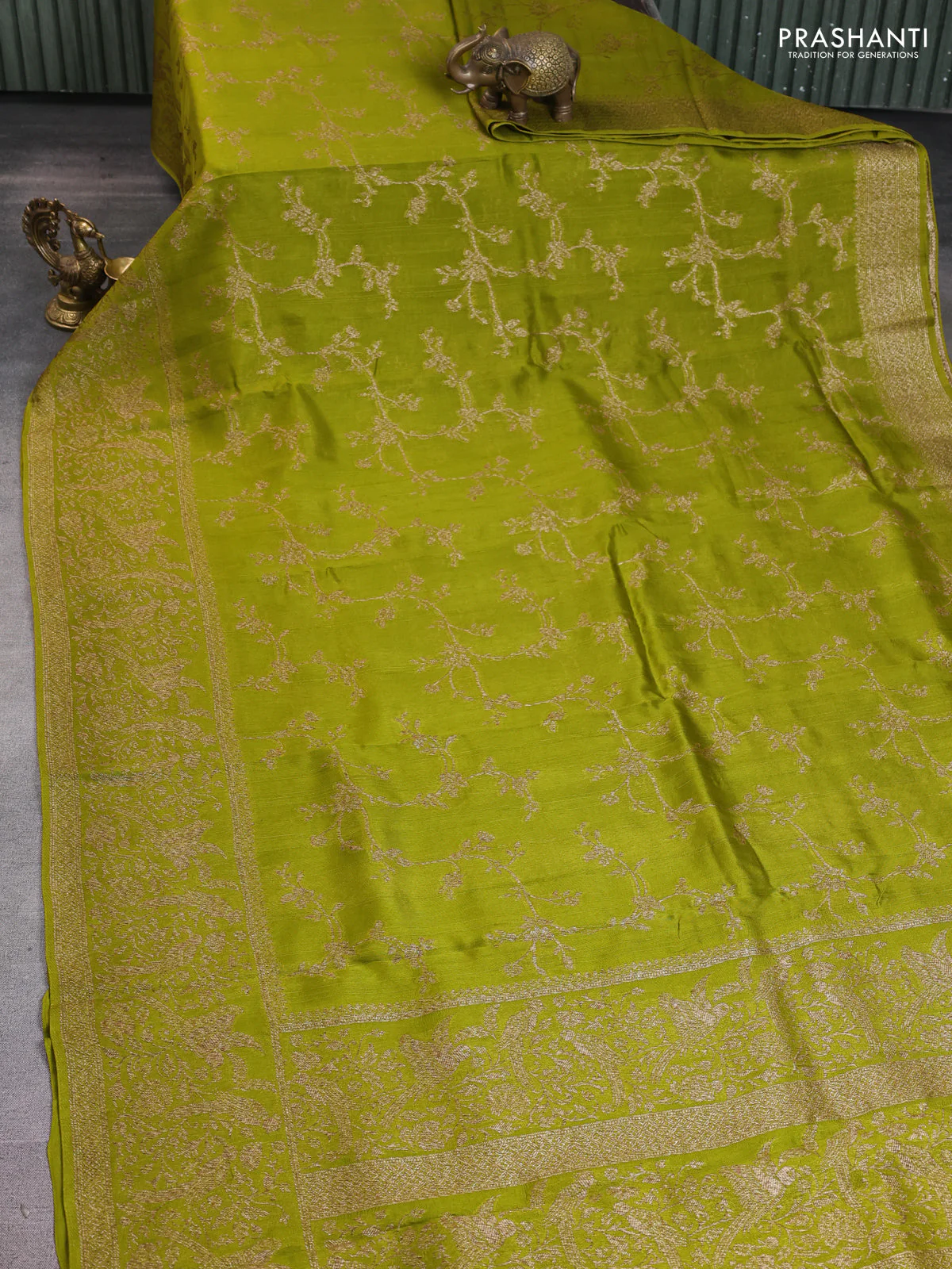 Banarasi raw silk saree mehendi green with allover thread & zari weaves and long woven border - Image 2