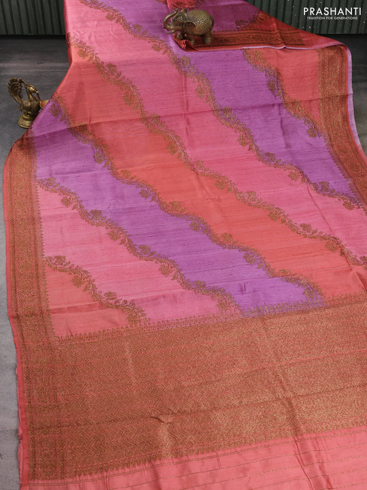 Banarasi raw silk saree peach shade and pink with allover rangkat weaves and woven border - Image 2