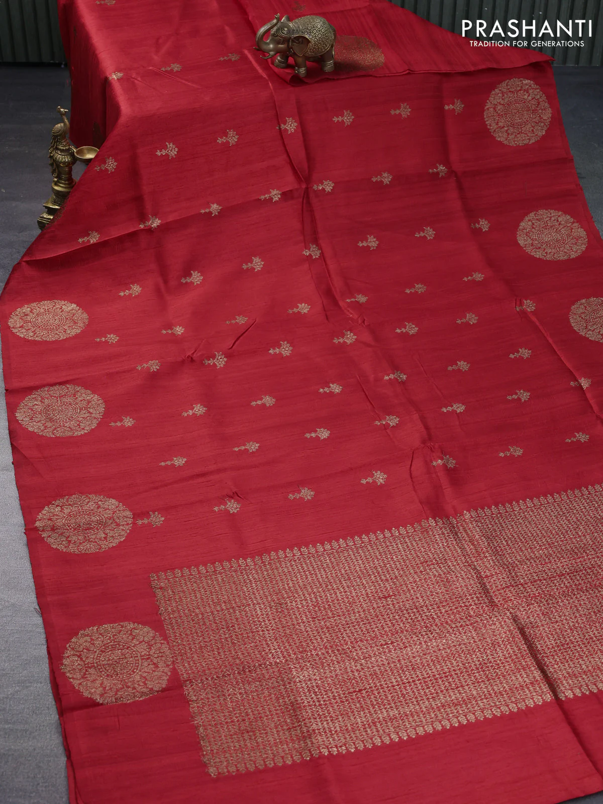 Banarasi raw silk saree red with woven buttas and butta border - Image 10