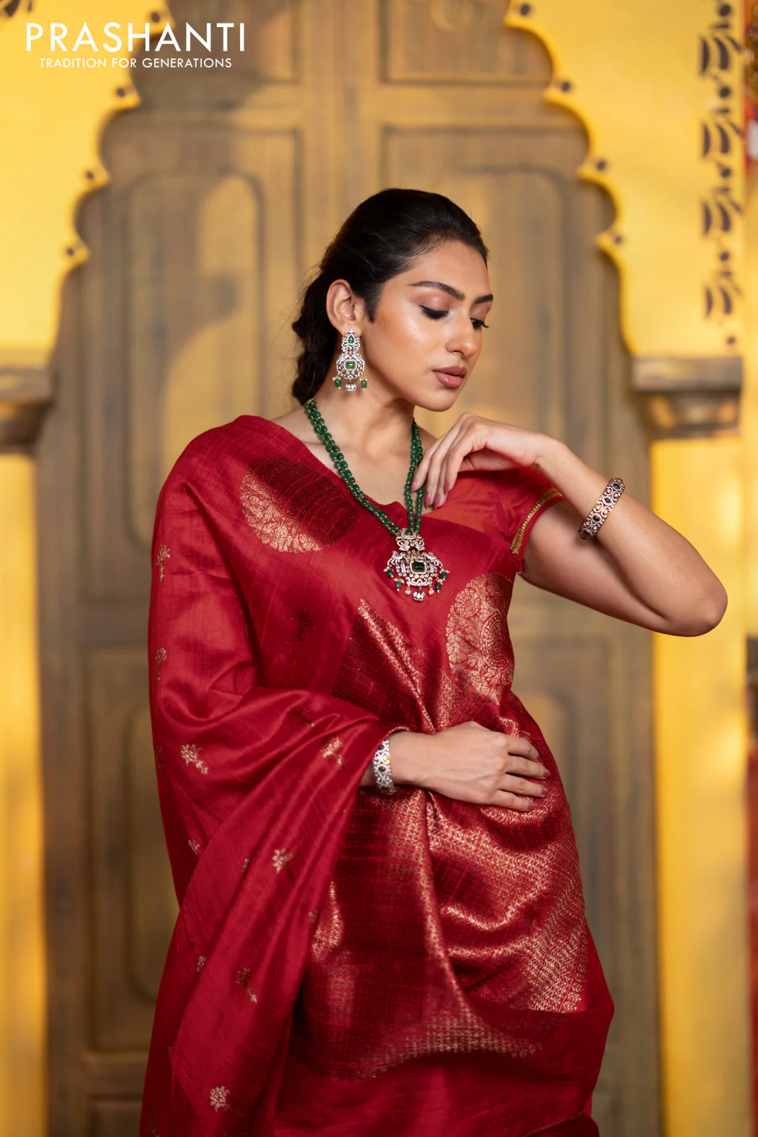 Banarasi raw silk saree red with woven buttas and butta border - Image 5