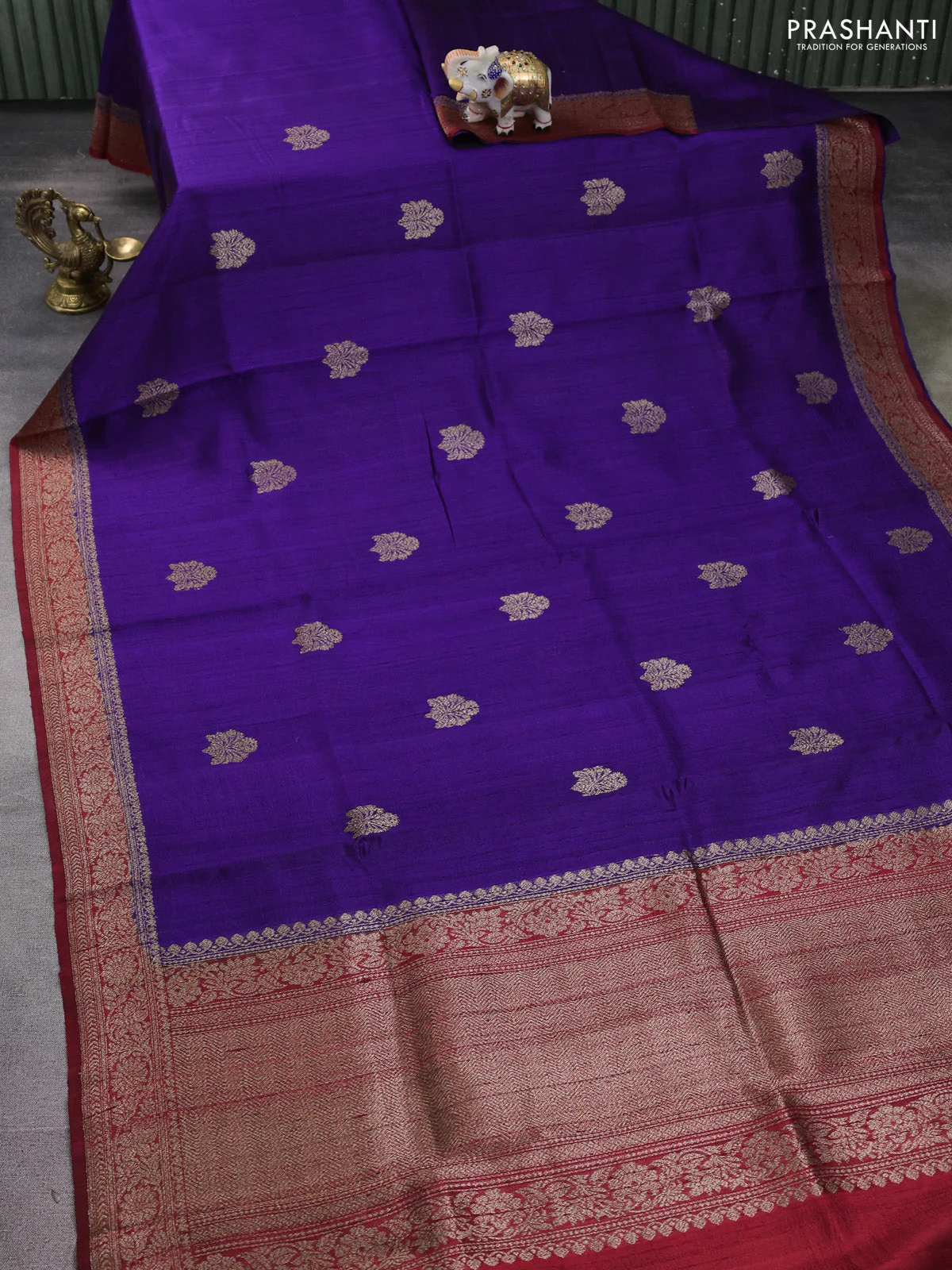 Banarasi raw silk saree violet and maroon with thread & zari woven buttas and woven border - Image 2