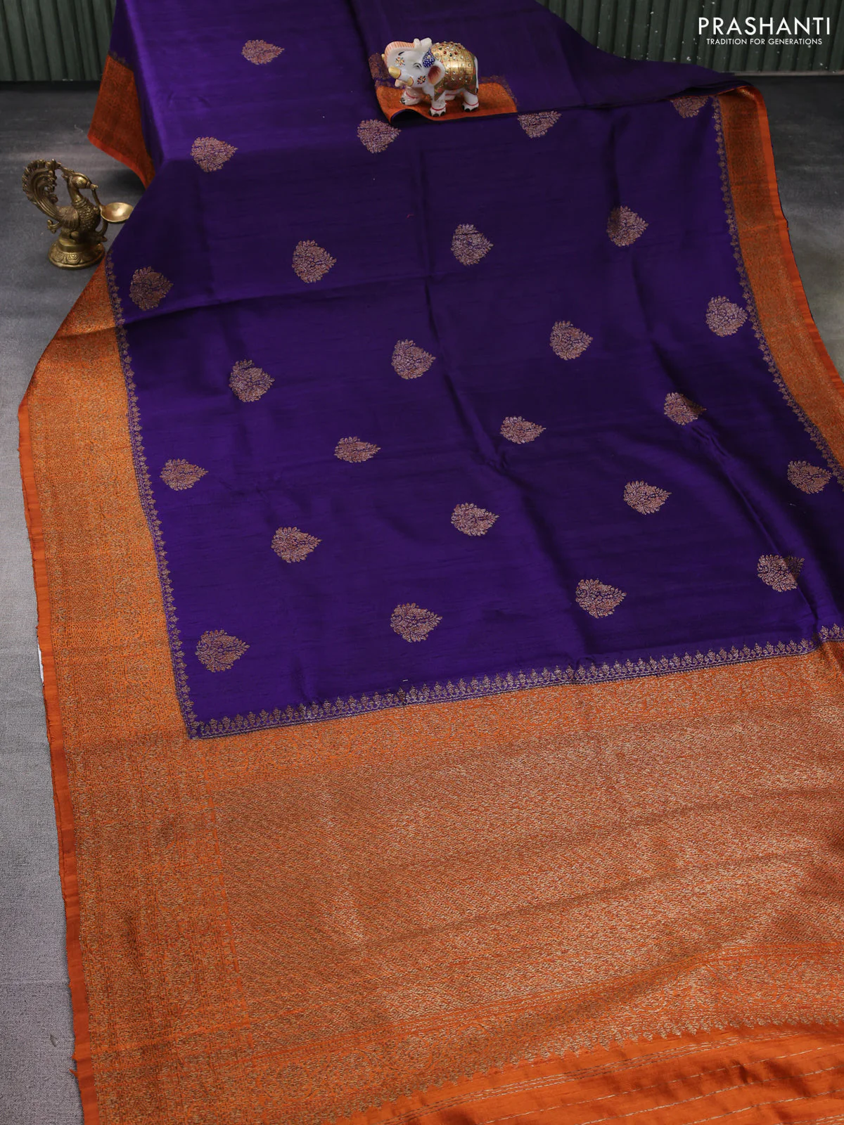 Banarasi raw silk saree violet and rust shade with thread & zari woven buttas and woven border - Image 2