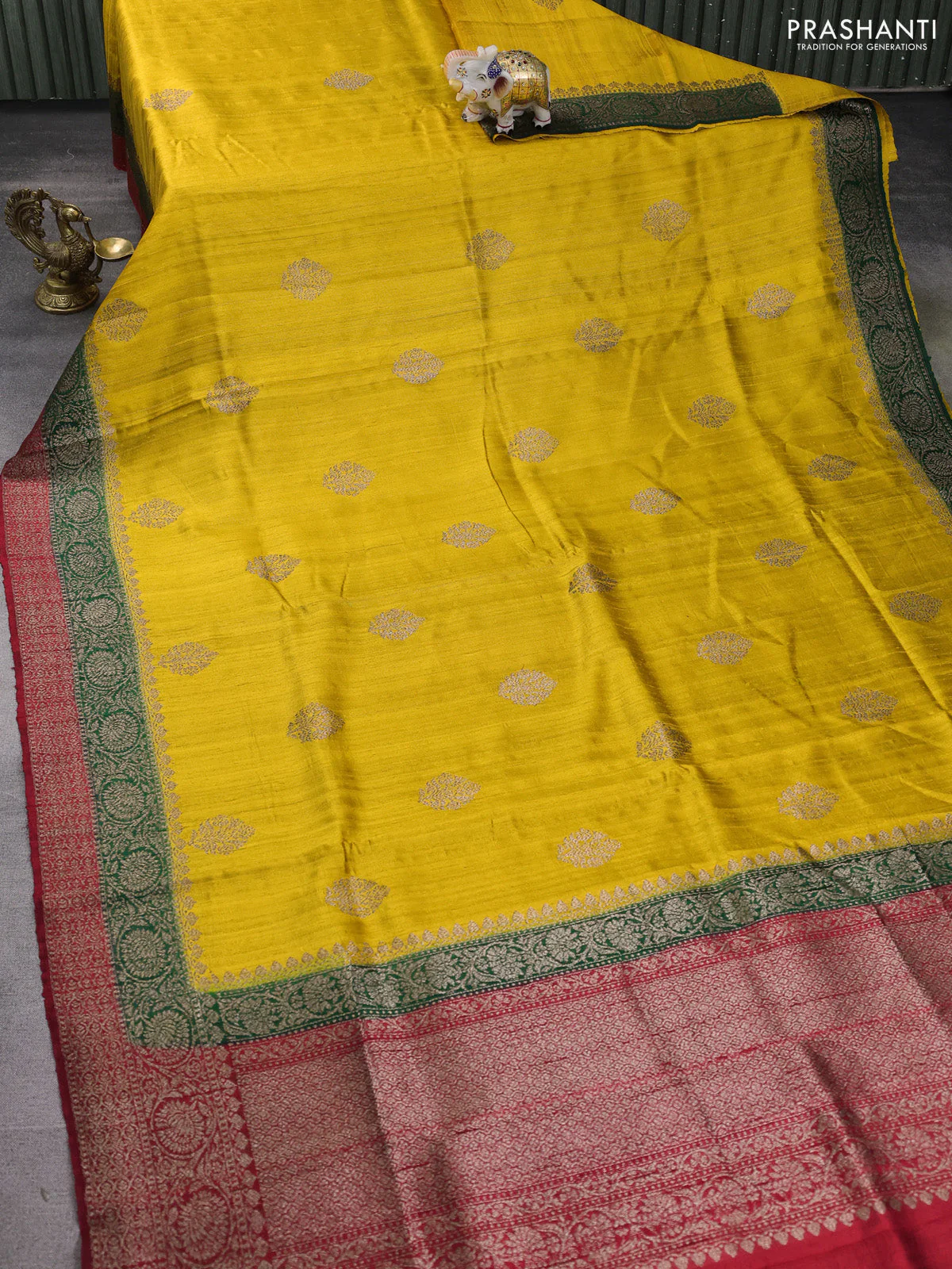 Banarasi raw silk saree yellow and green red with thread & zari woven buttas and woven border - Image 2