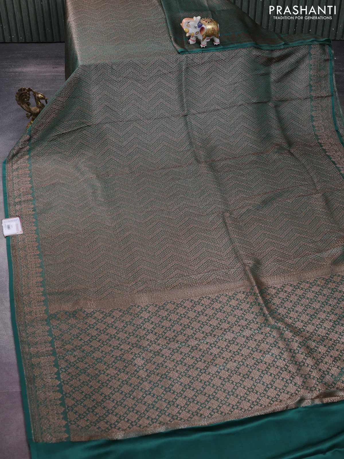 Banarasi semi crepe saree green with allover thread & zari woven brocade weaves and woven border - Image 2