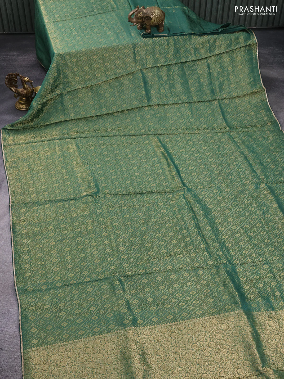 Banarasi semi crepe saree green with allover zari woven brocade weaves and lace work border - Image 2
