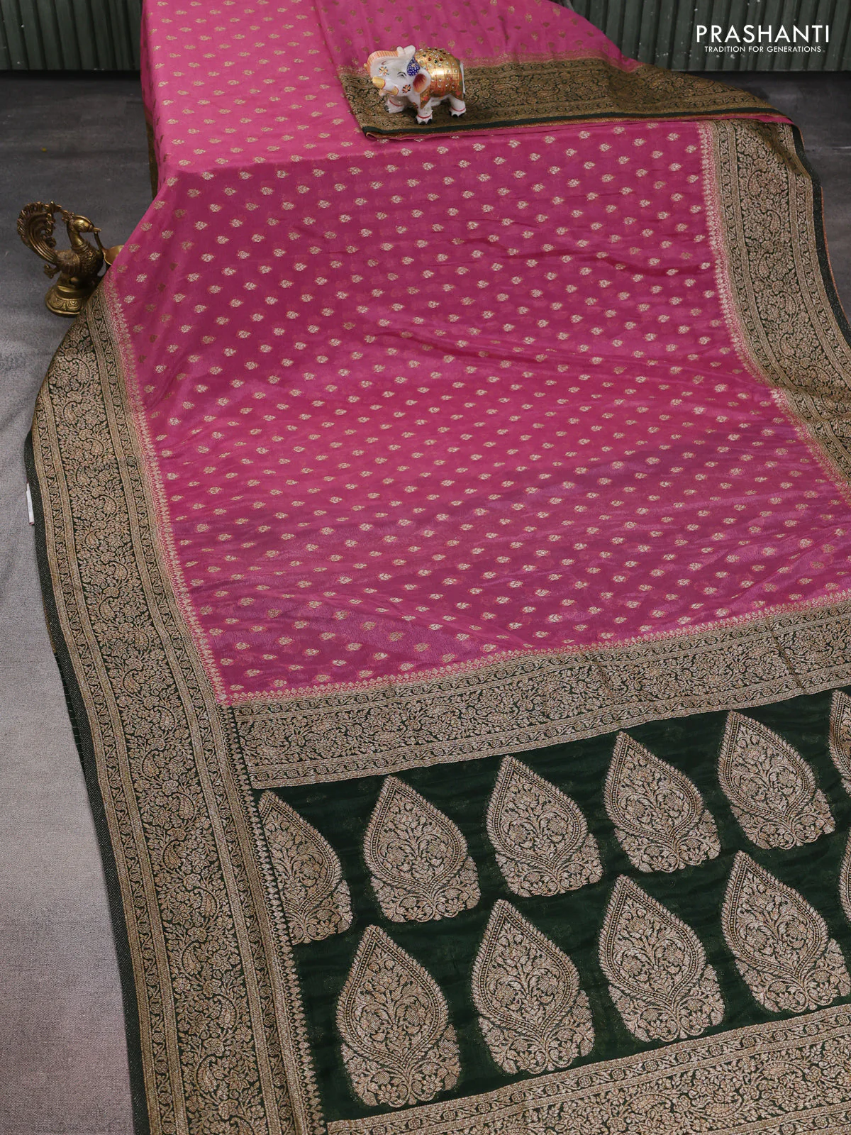 Banarasi semi crepe saree mauve pink and bottle green with allover thread & zari woven buttas and woven border - Image 2