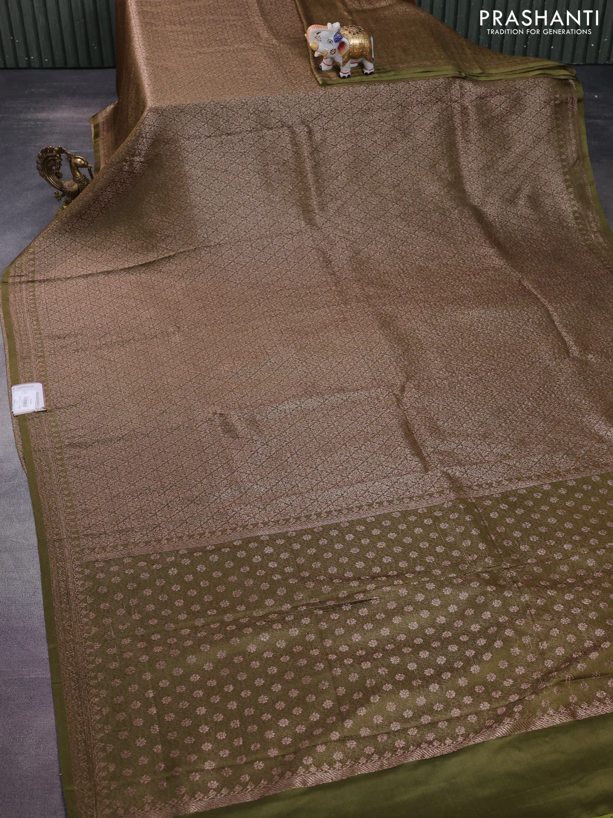 Banarasi semi crepe saree mehendi green with allover thread & zari woven brocade weaves and woven border - Image 2