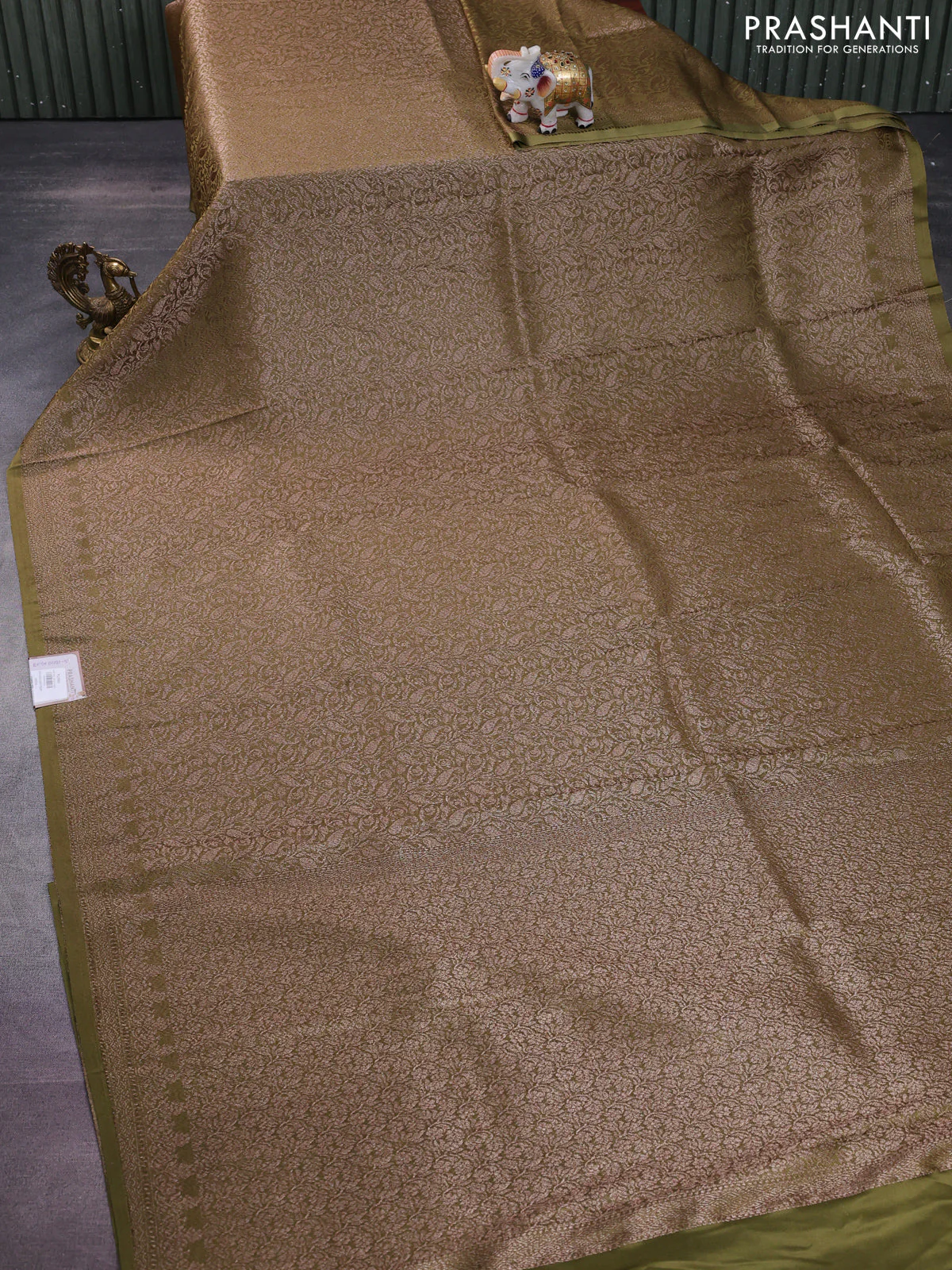 Banarasi semi crepe saree mehendi green with allover thread & zari woven brocade weaves and woven border - Image 2