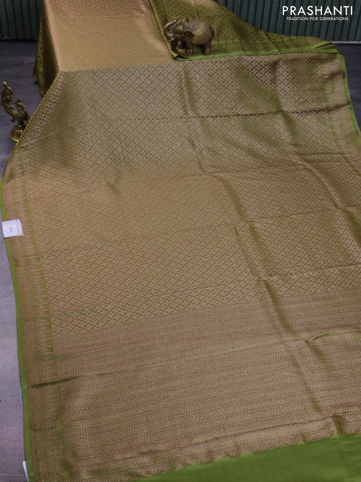 Banarasi semi crepe saree mehendi green with allover thread & zari woven brocade weaves and woven border - Image 2