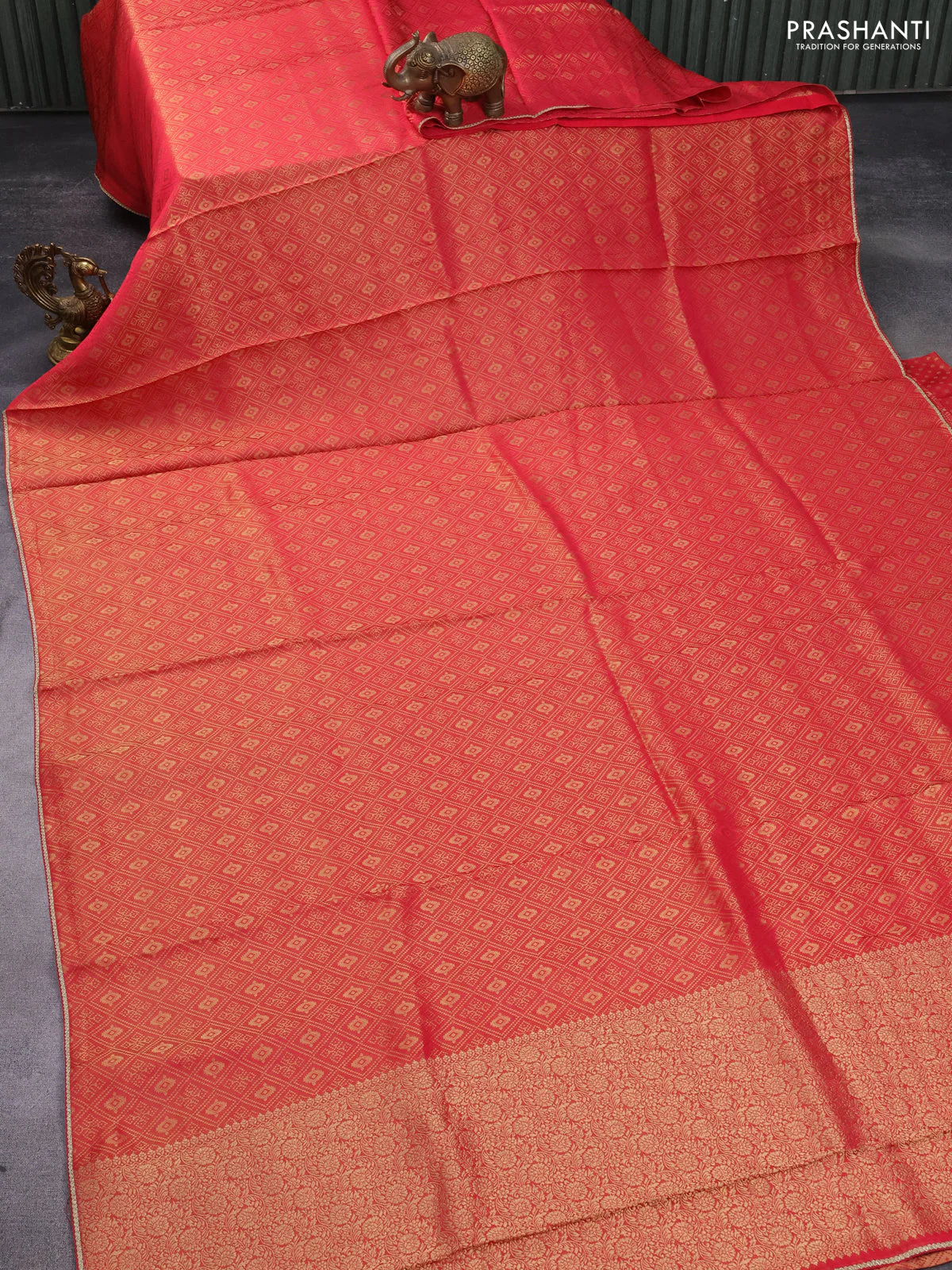 Banarasi semi crepe saree red with allover zari woven brocade weaves and lace work border - Image 2