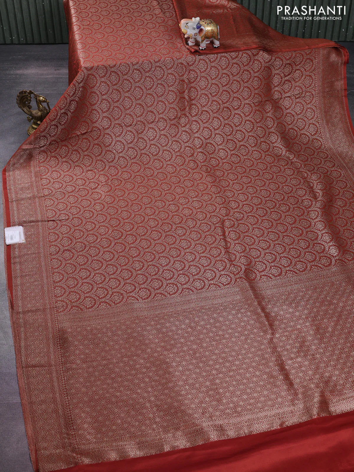Banarasi semi crepe saree rust shade with allover thread & zari woven brocade weaves and woven border - Image 2