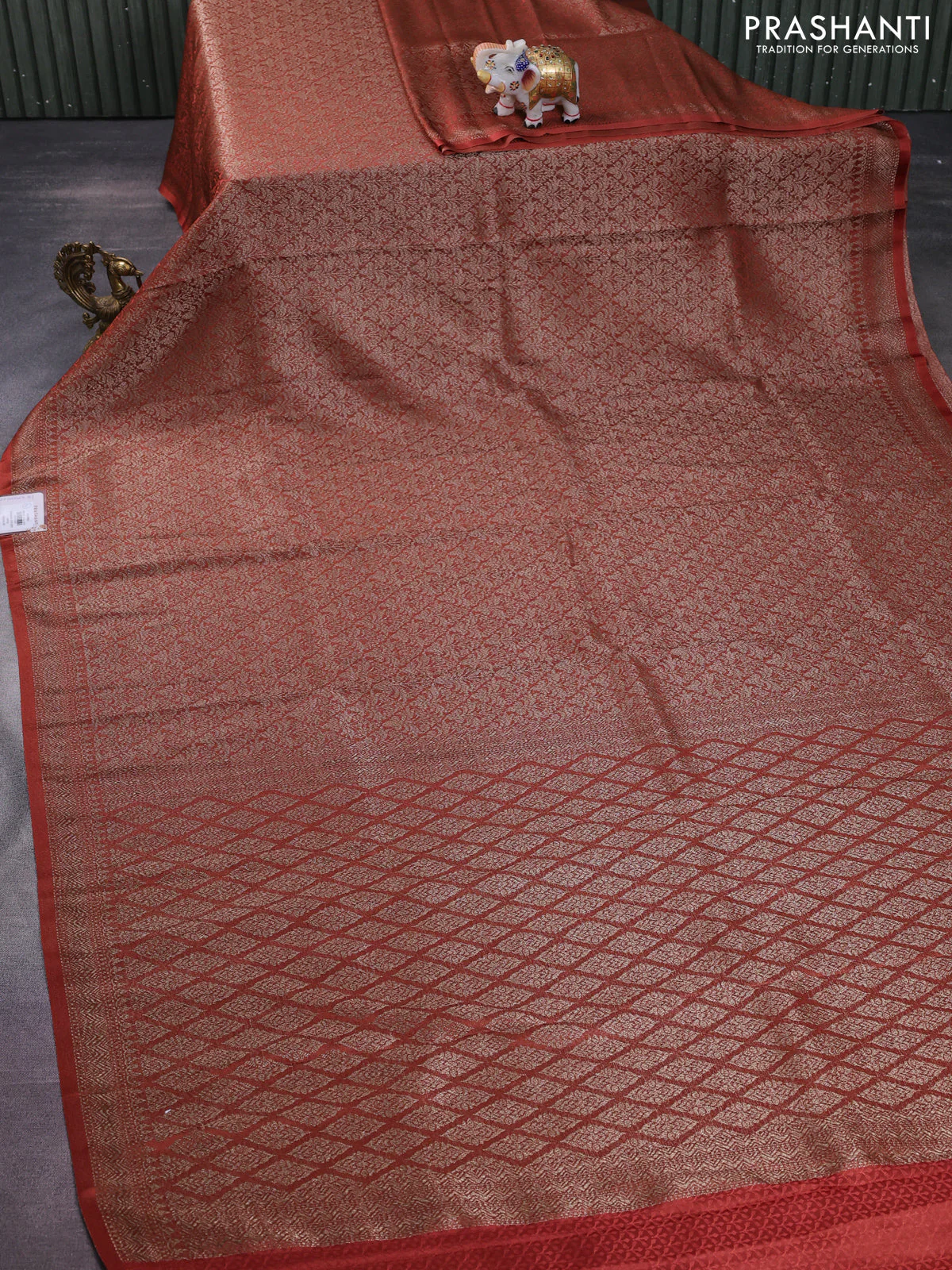 Banarasi semi crepe saree rust shade with allover thread & zari woven brocade weaves and woven border - Image 2