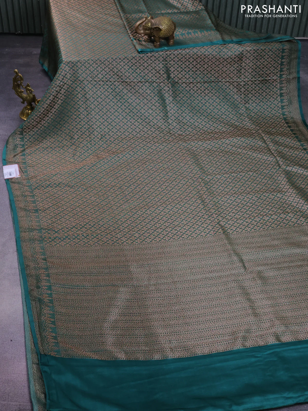 Banarasi semi crepe saree teal green with allover thread & zari woven brocade weaves and woven border - Image 2