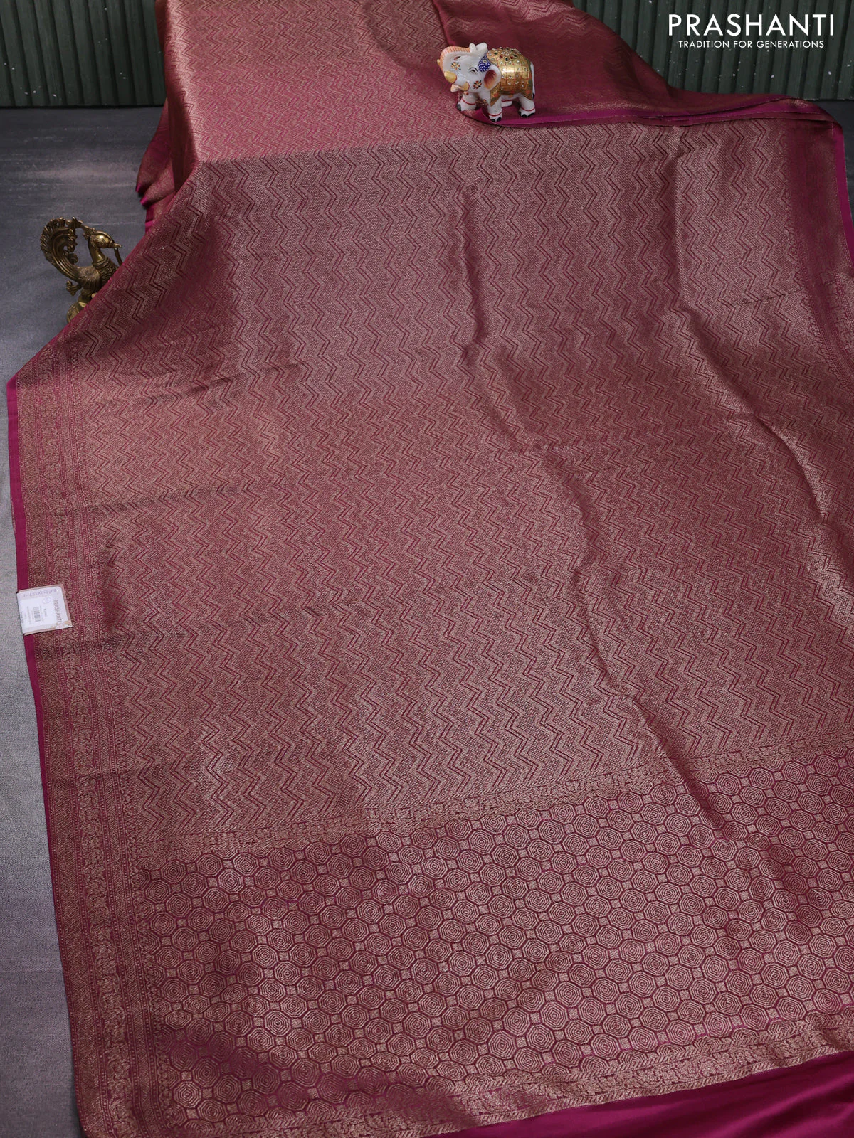 Banarasi semi crepe saree wine shade with allover thread & zari woven brocade weaves and woven border - Image 2
