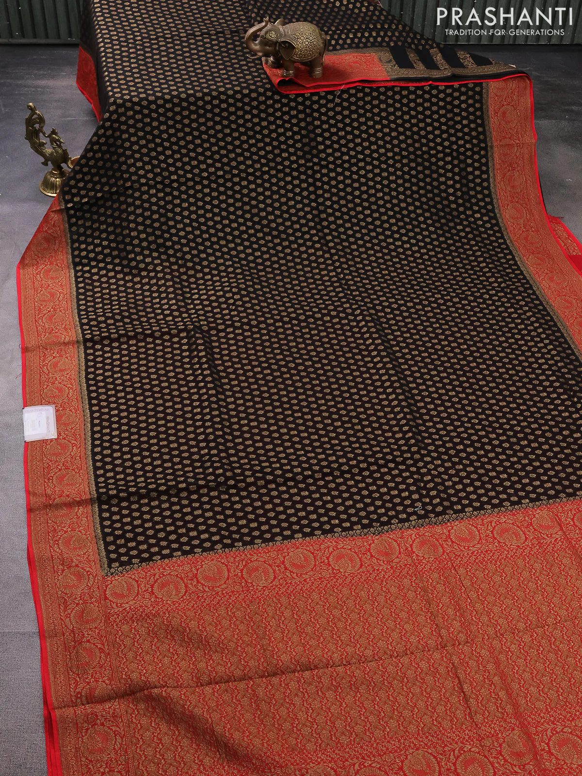 Banarasi semi georgette saree black and red with allover thread & zari woven buttas and woven border - Image 2
