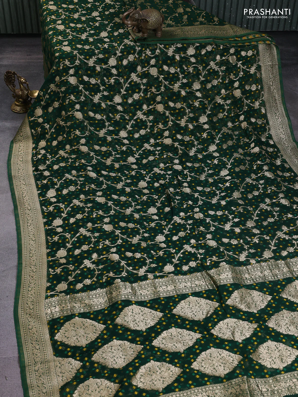 Banarasi semi georgette saree green with allover zari weaves & bandhani thread buttas and zari woven border - Image 2