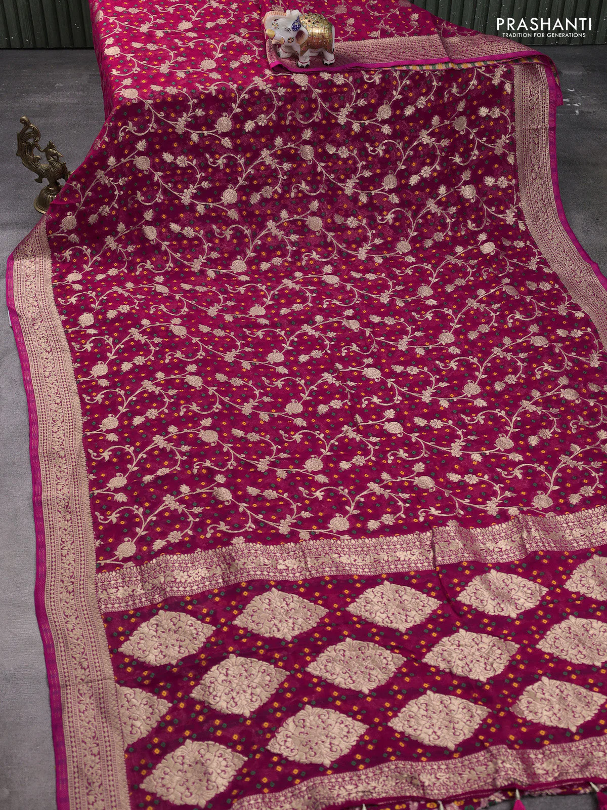 Banarasi semi georgette saree pink with allover zari weaves & bandhani thread buttas and zari woven border - Image 2