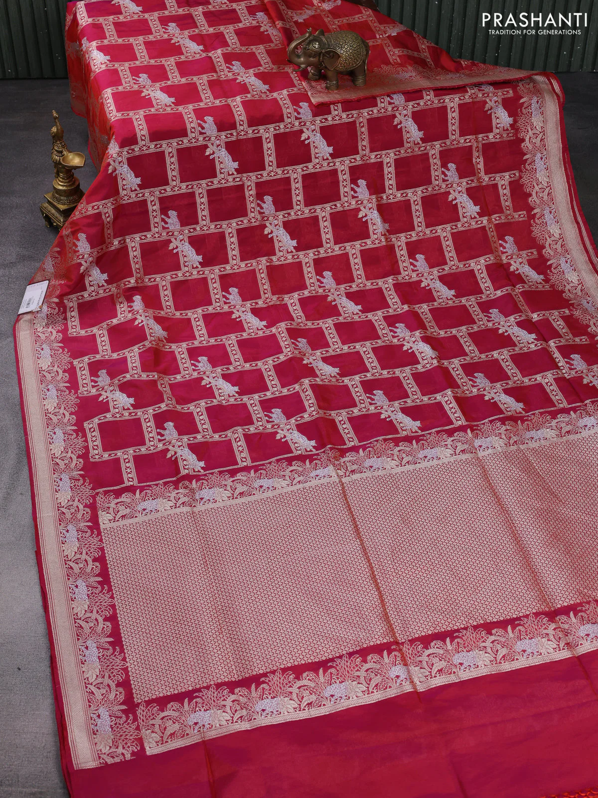 Banarasi semi katan saree dual shade of pink with allover zari weaves and zari woven border - Image 2